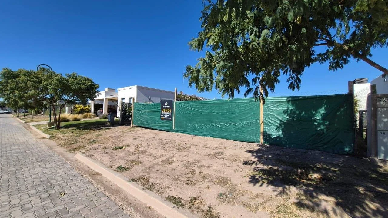 VENTA DE TERRENO EN BOULEVAR CENTRAL DE 500 m² EN BARRIO PRIVADO PUEBLO MALBEC - Imagen 3