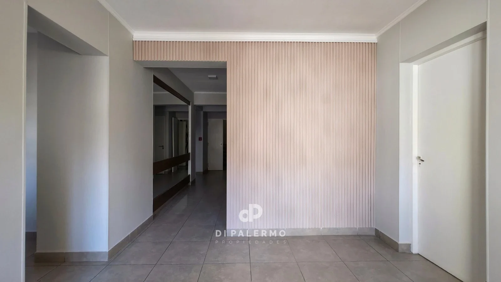 Venta de Departamento con 4 Habitaciones y Cochera en Mendoza Capital - Imagen 4