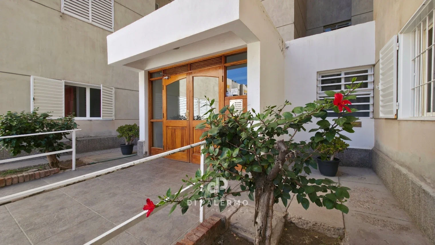 Venta de Departamento con 4 Habitaciones y Cochera en Mendoza Capital - Imagen 2