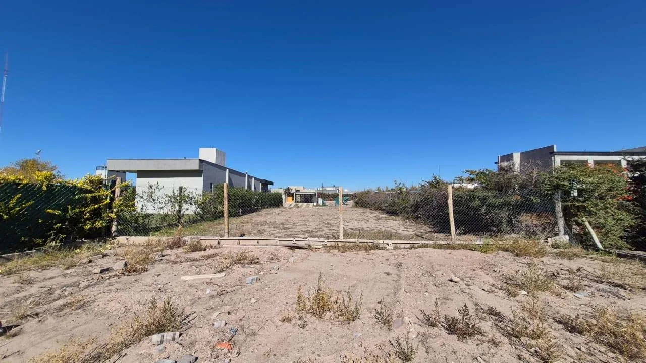 VENTA DE TERRENO EN BOULEVAR CENTRAL DE 500 m² EN BARRIO PRIVADO PUEBLO MALBEC - Imagen 5