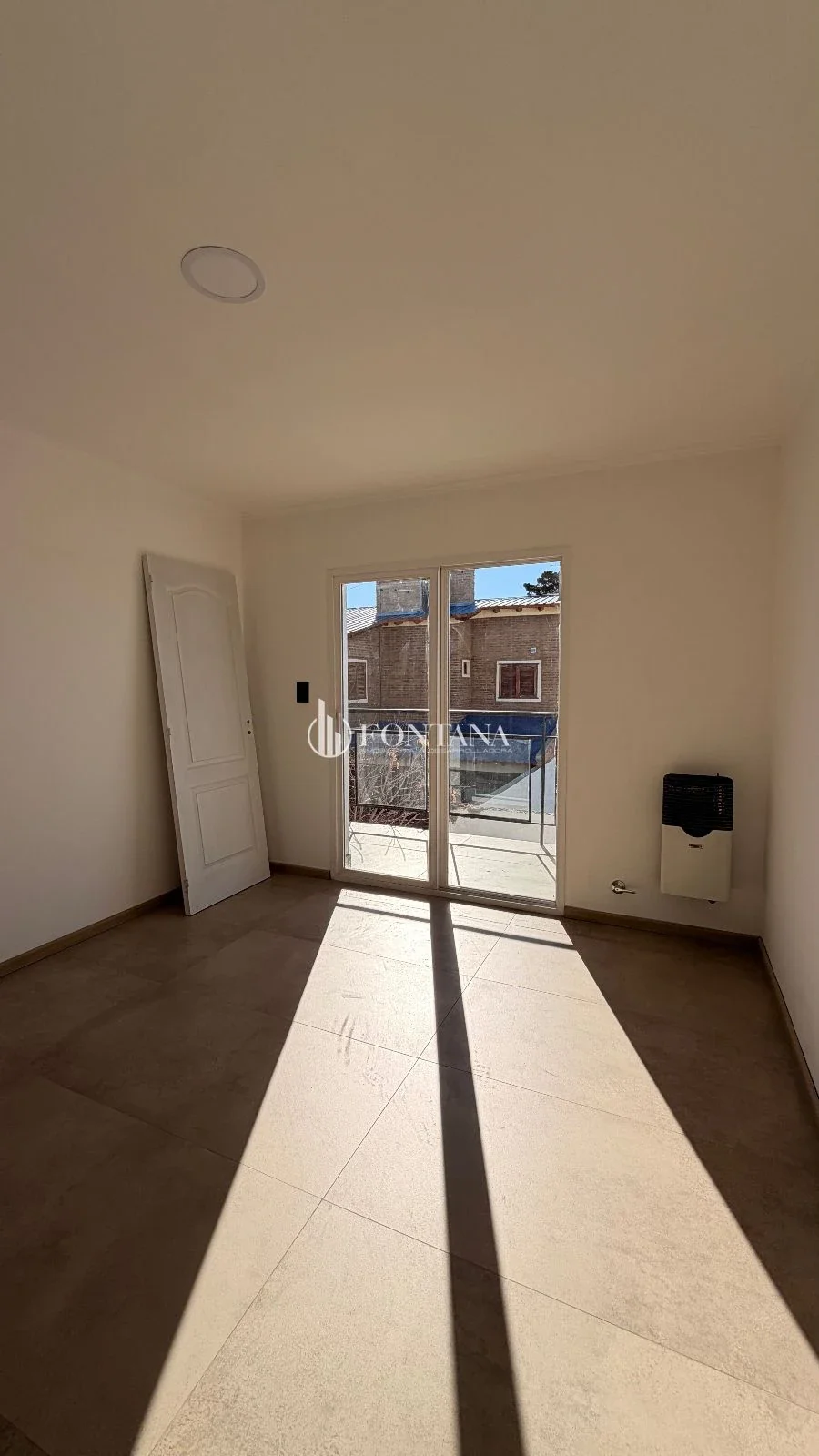 Dúplex  A ESTRENAR en venta de 2 dormitorios cochera en General Roca - Imagen 4