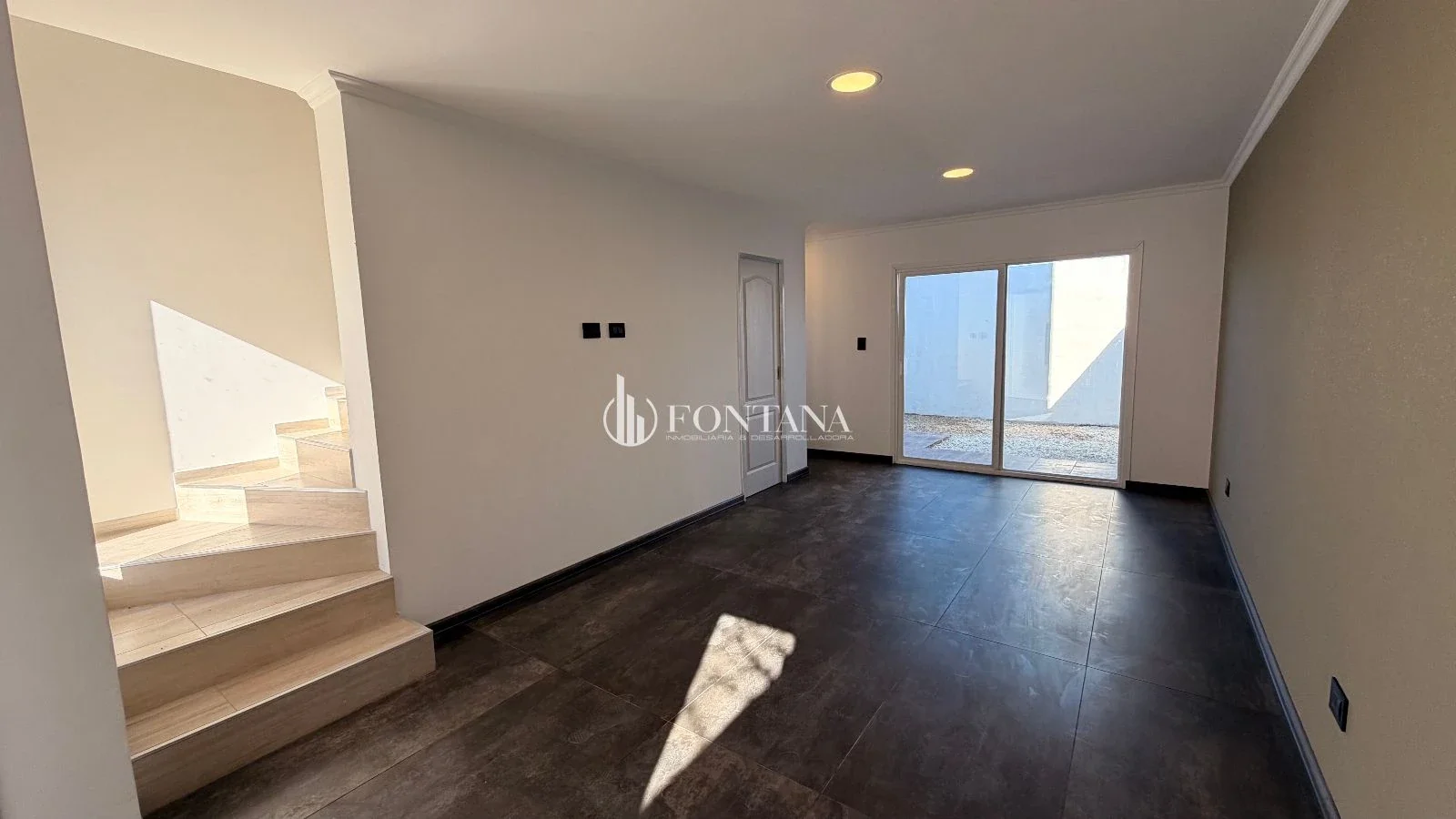 Dúplex  A ESTRENAR en venta de 2 dormitorios cochera en General Roca - Imagen 3