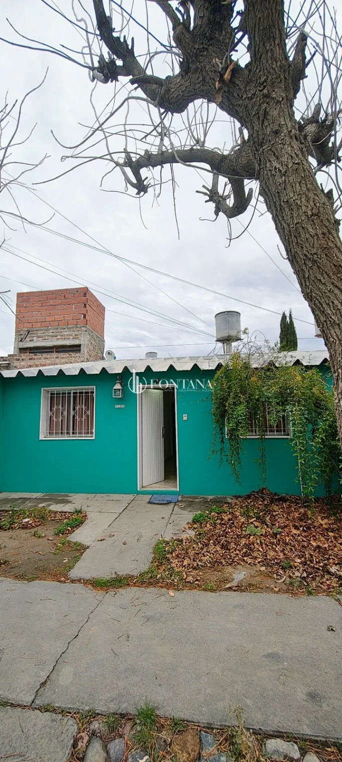 Casa en VENTA 2 dormitorios c/ cochera en Villa Regina - Imagen 1