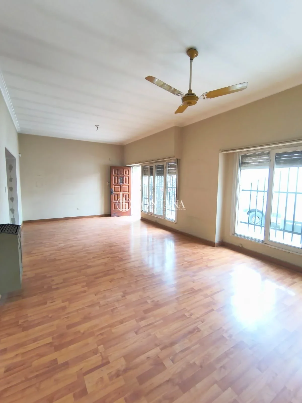 Casa en venta c/ cochera en General Roca - Imagen 1