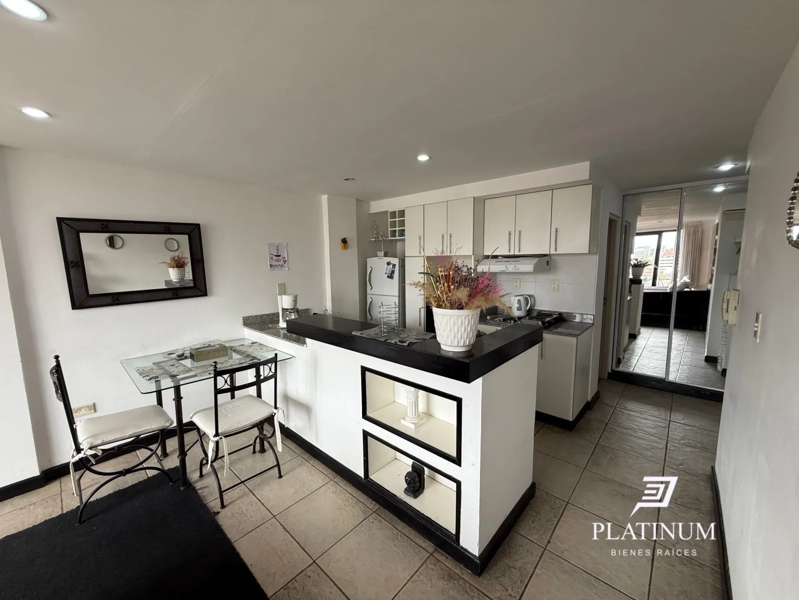 ALQUILER DEPARTAMENTO MONOAMBIENTE AMOBLADO CON BALCÓN | EXCELENTE UBICACIÓN - Imagen 3