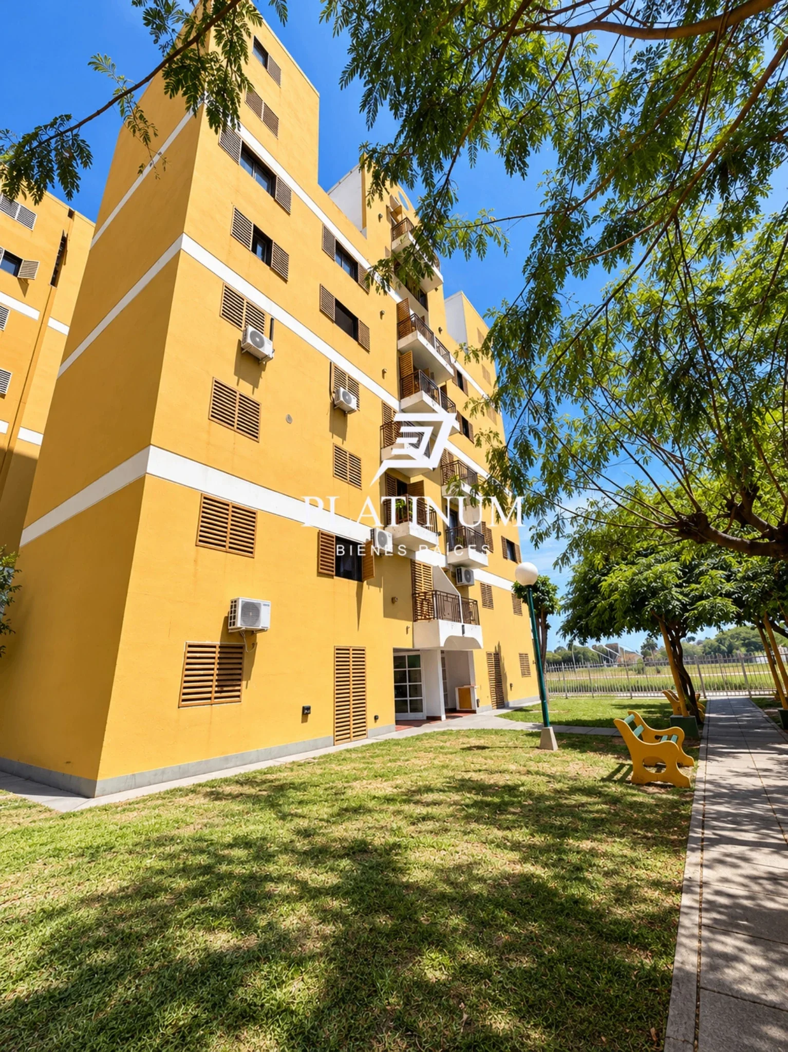 Departamento 3 dormitorios en complejo Arenales - Imagen 1