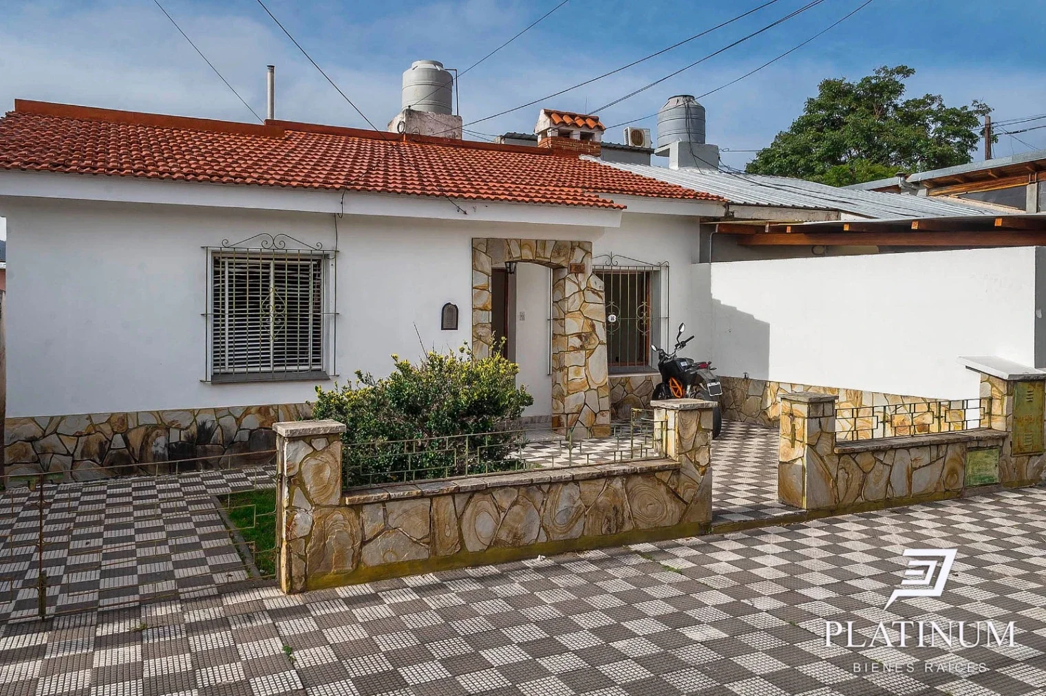 Casa en venta c/ cochera en Tres Cerritos - Imagen 4