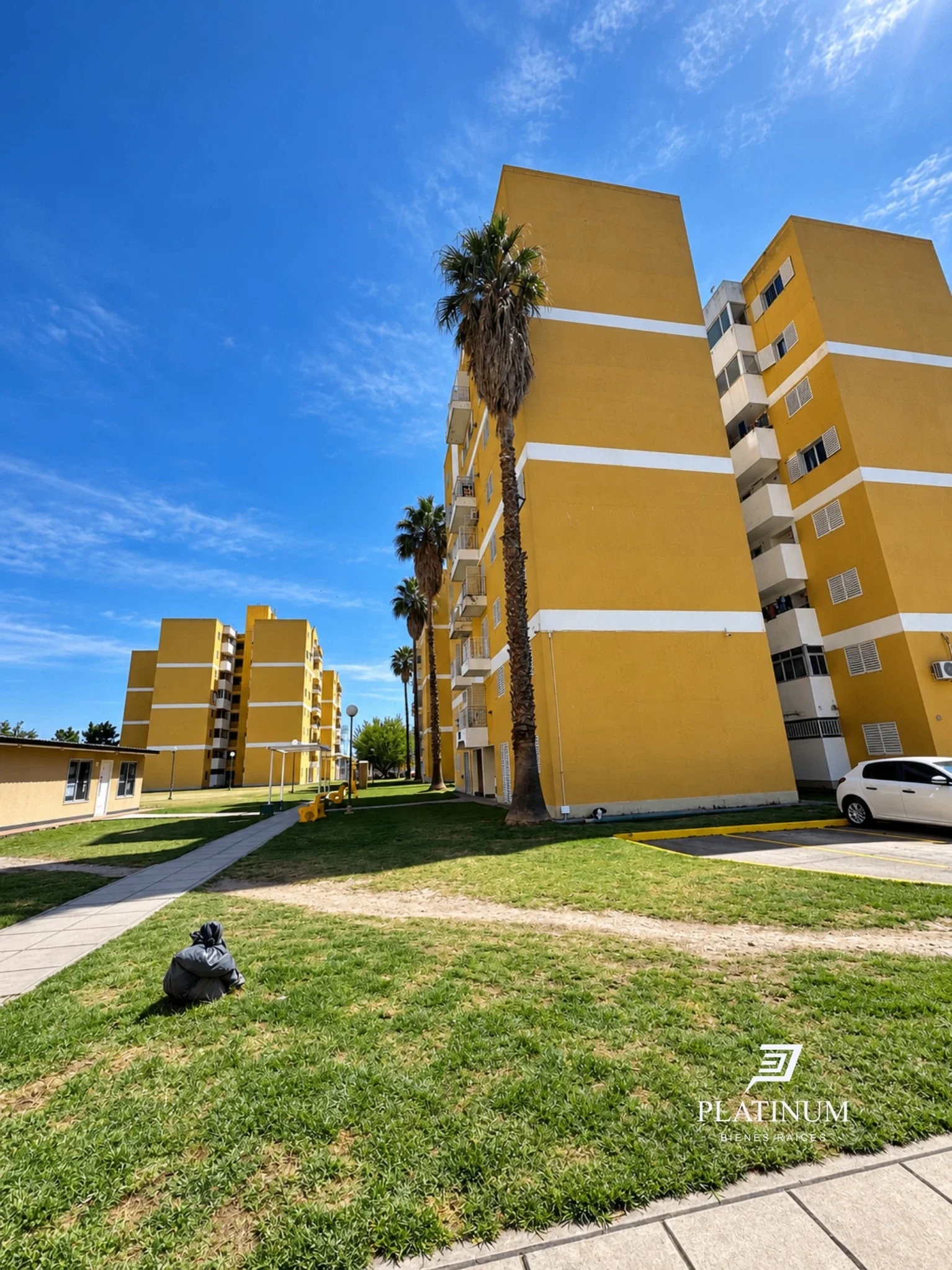 Departamento 3 dormitorios en complejo Arenales - Imagen 2