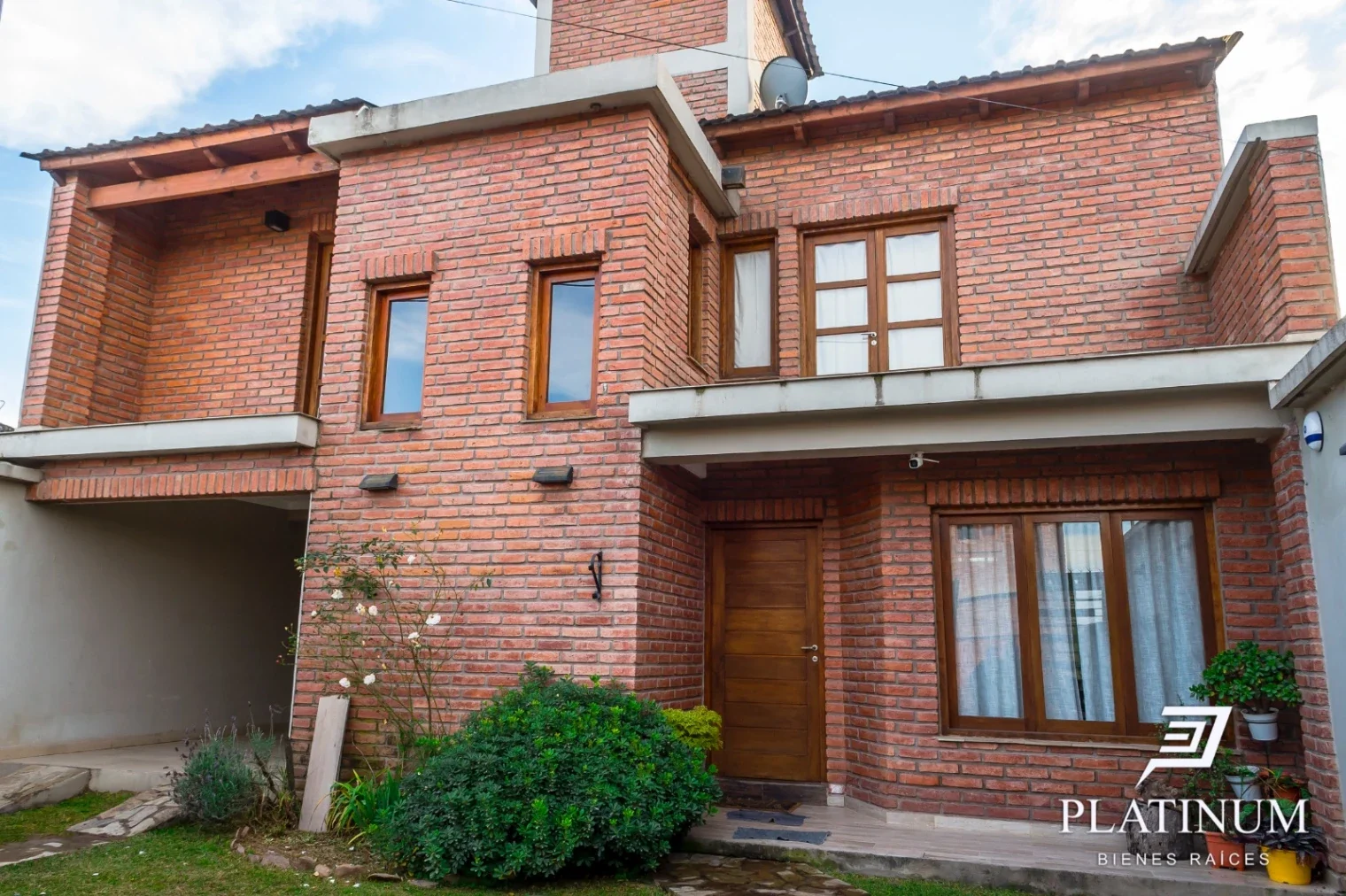 Casa en venta de 3 dormitorios c/ cochera en Campo Quijano - Imagen 3