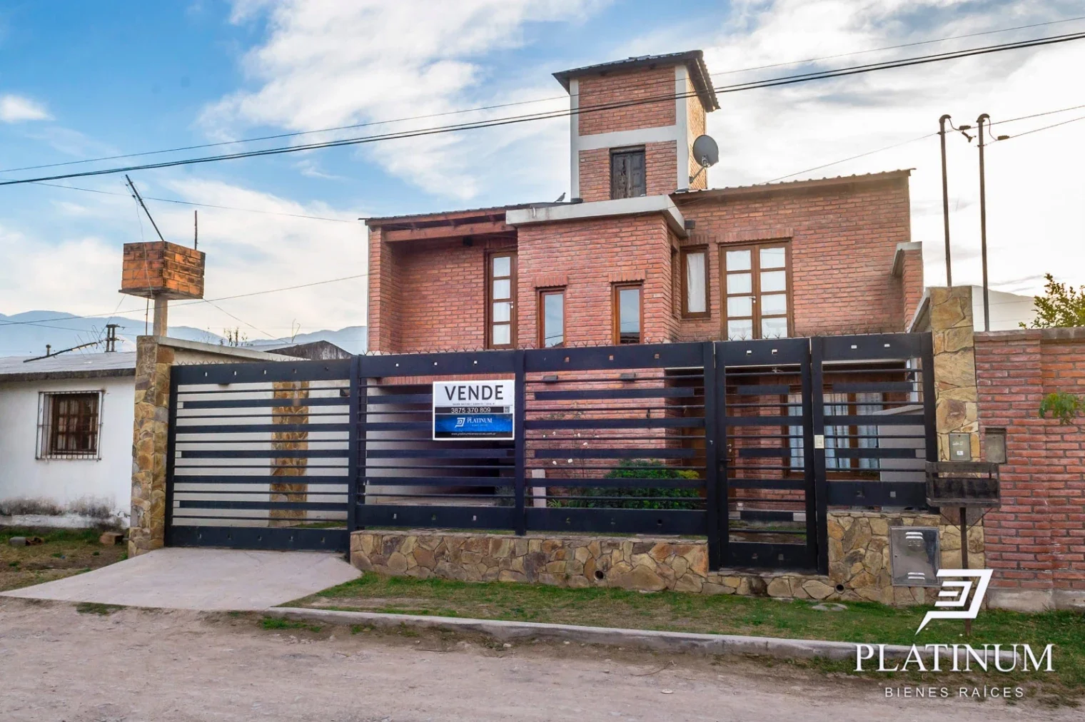 Casa en venta de 3 dormitorios c/ cochera en Campo Quijano - Imagen 2