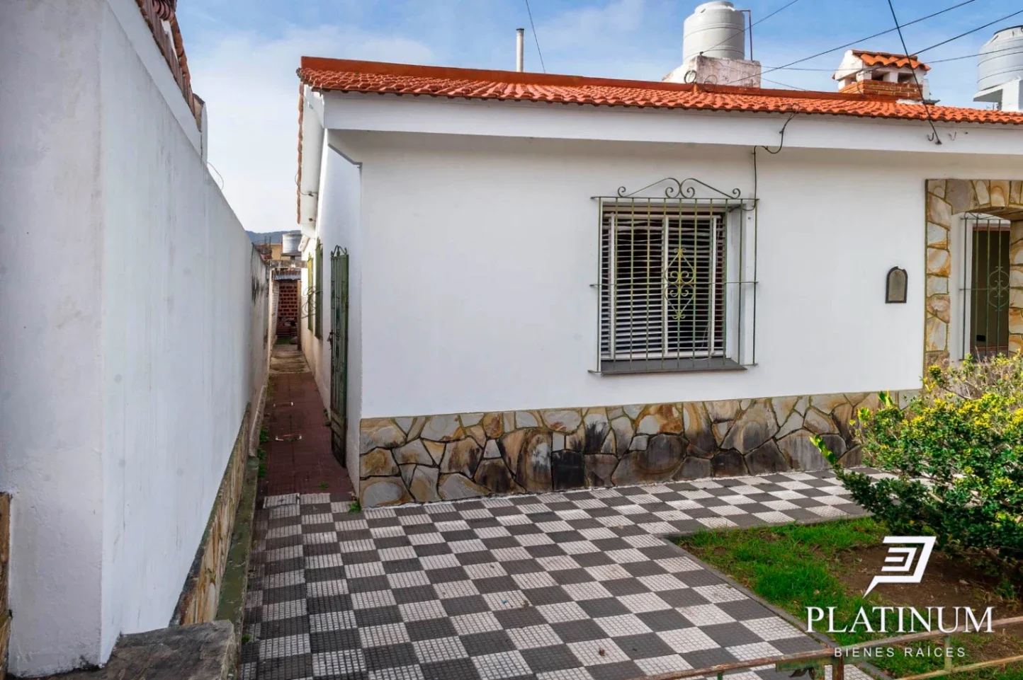 Casa en venta c/ cochera en Tres Cerritos - Imagen 3