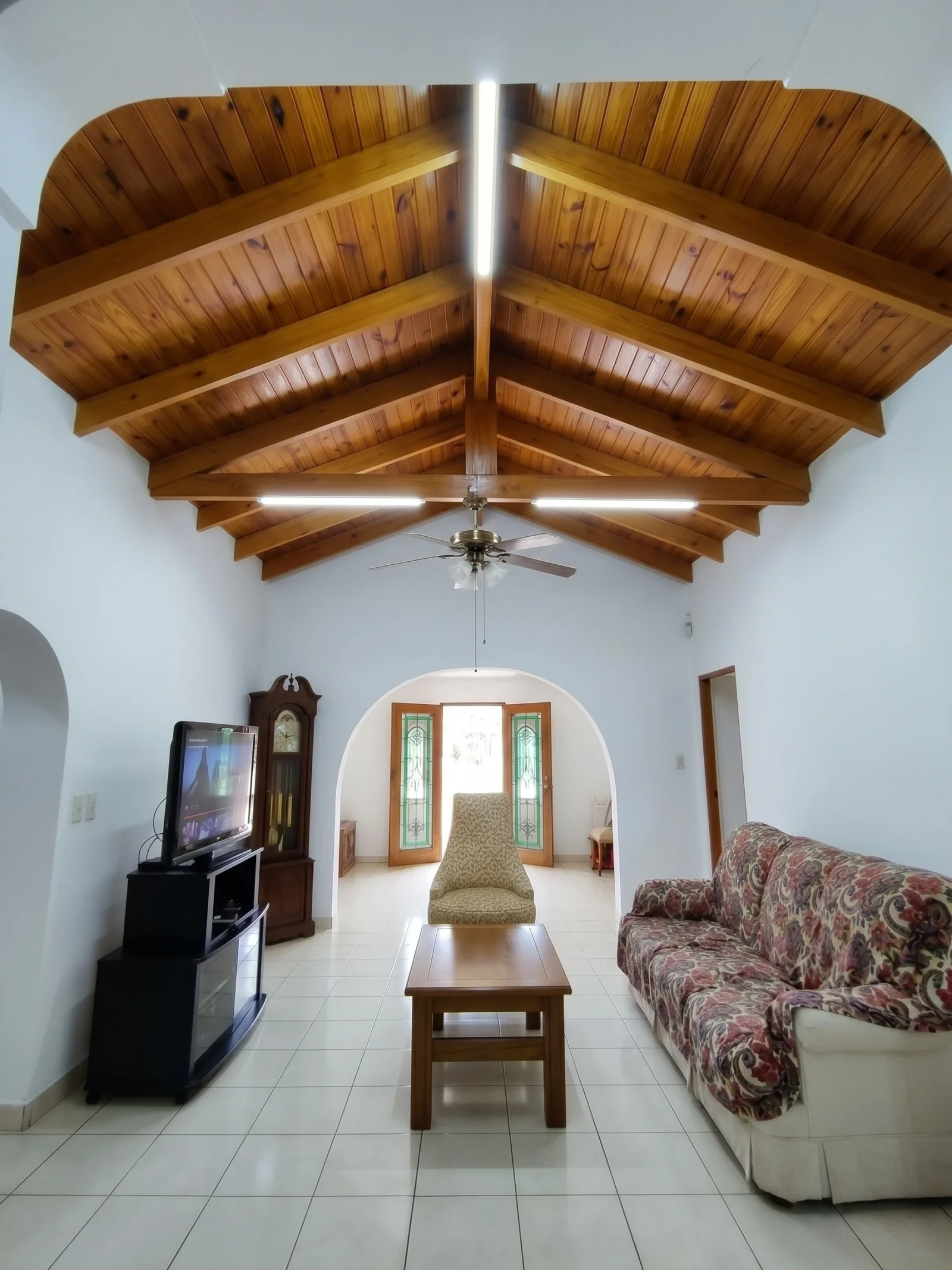 Venta Casa quinta, 1500m2 cabañas, piscina quincho parque Cortejarena. LA REJA - Imagen 5