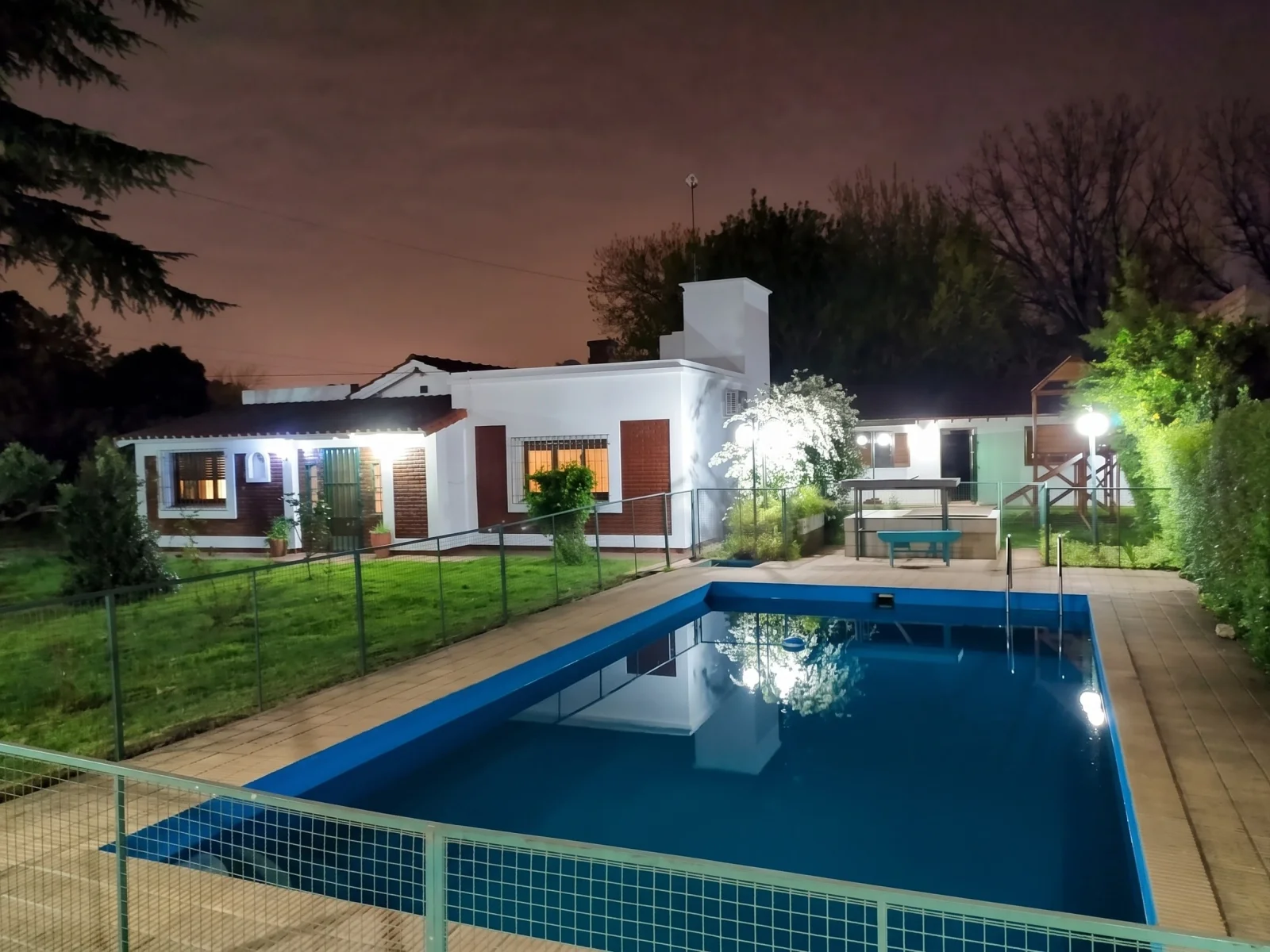 Venta Casa quinta, 1500m2 cabañas, piscina quincho parque Cortejarena. LA REJA - Imagen 2