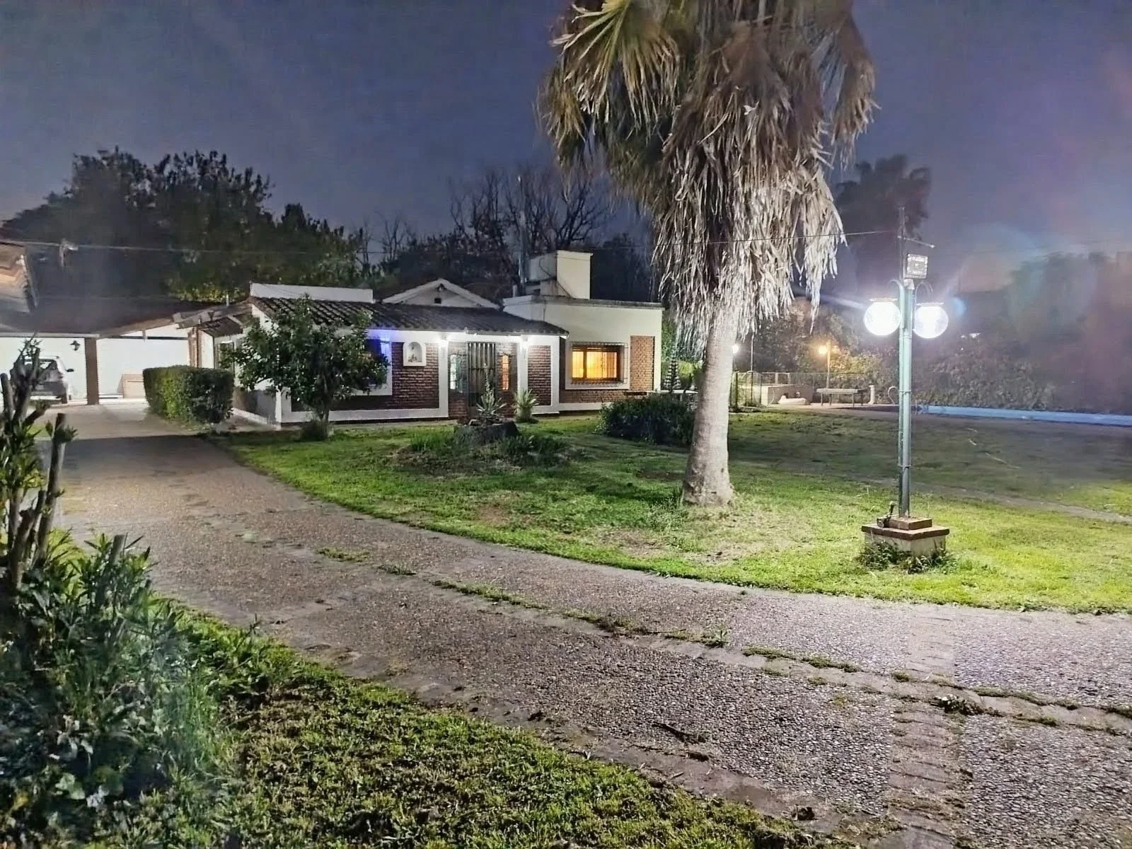 Venta Casa quinta, 1500m2 cabañas, piscina quincho parque Cortejarena. LA REJA - Imagen 1