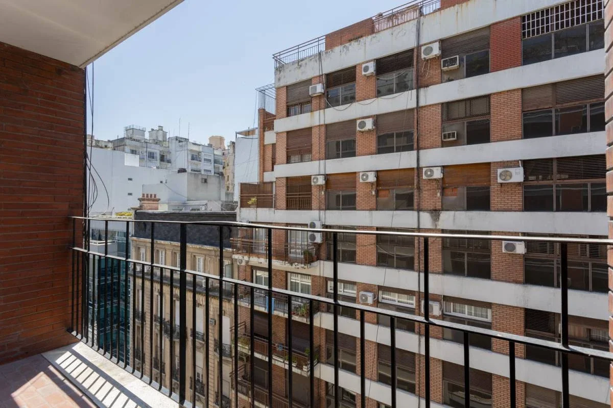 APTO CREDITO Edificio Paris Depto 3 Amb. C/depend. Baulera y Balcón Venta Retiro - Imagen 2