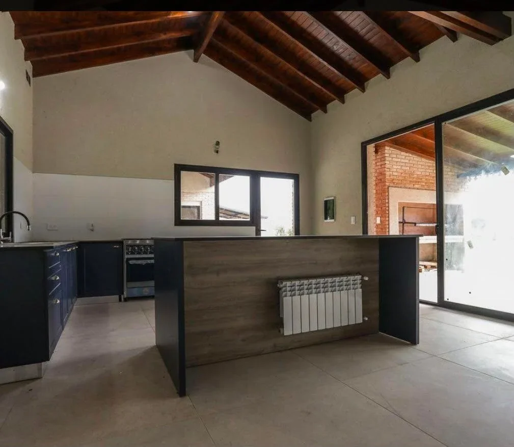 Casa en venta c/ cochera en Santa Catalina - Imagen 2