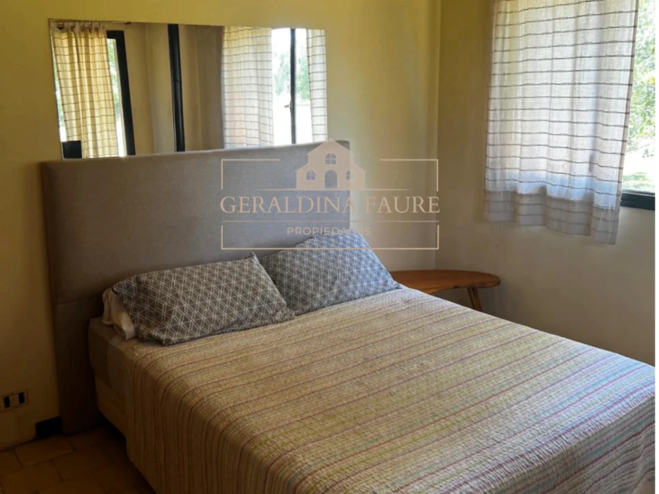 Casa en venta c/ cochera en Santa Catalina - Imagen 3
