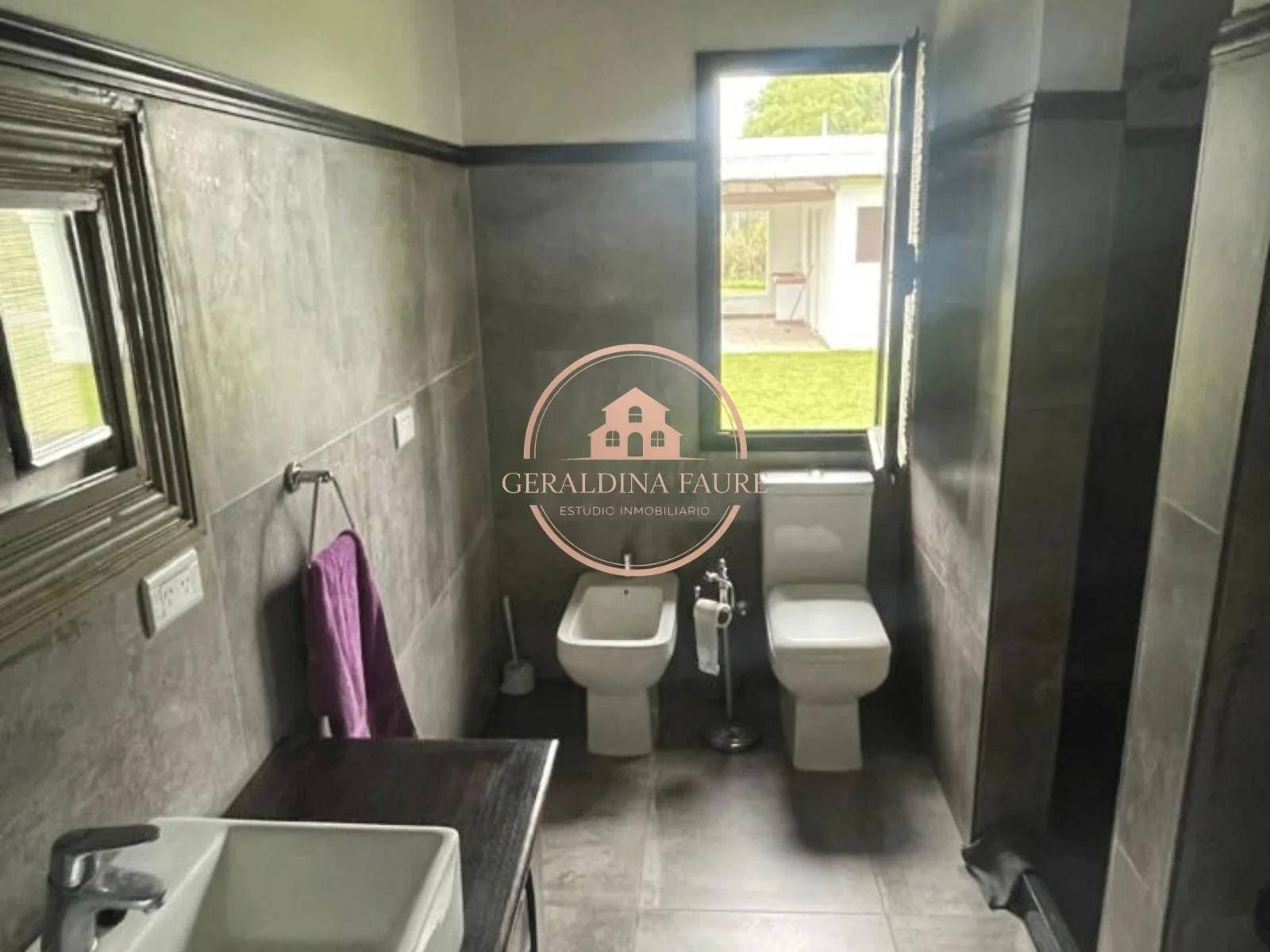 Casa en venta c/ cochera en Santa Catalina 2 - Imagen 3