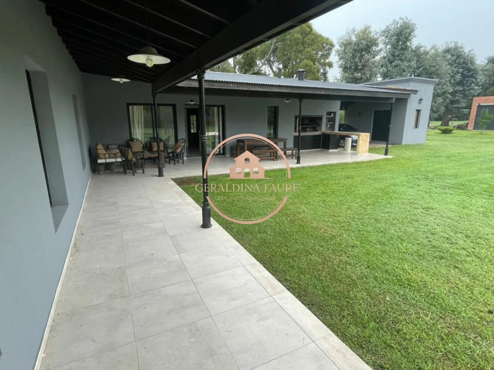 Casa en venta c/ cochera en Santa Catalina 2 - Imagen 2