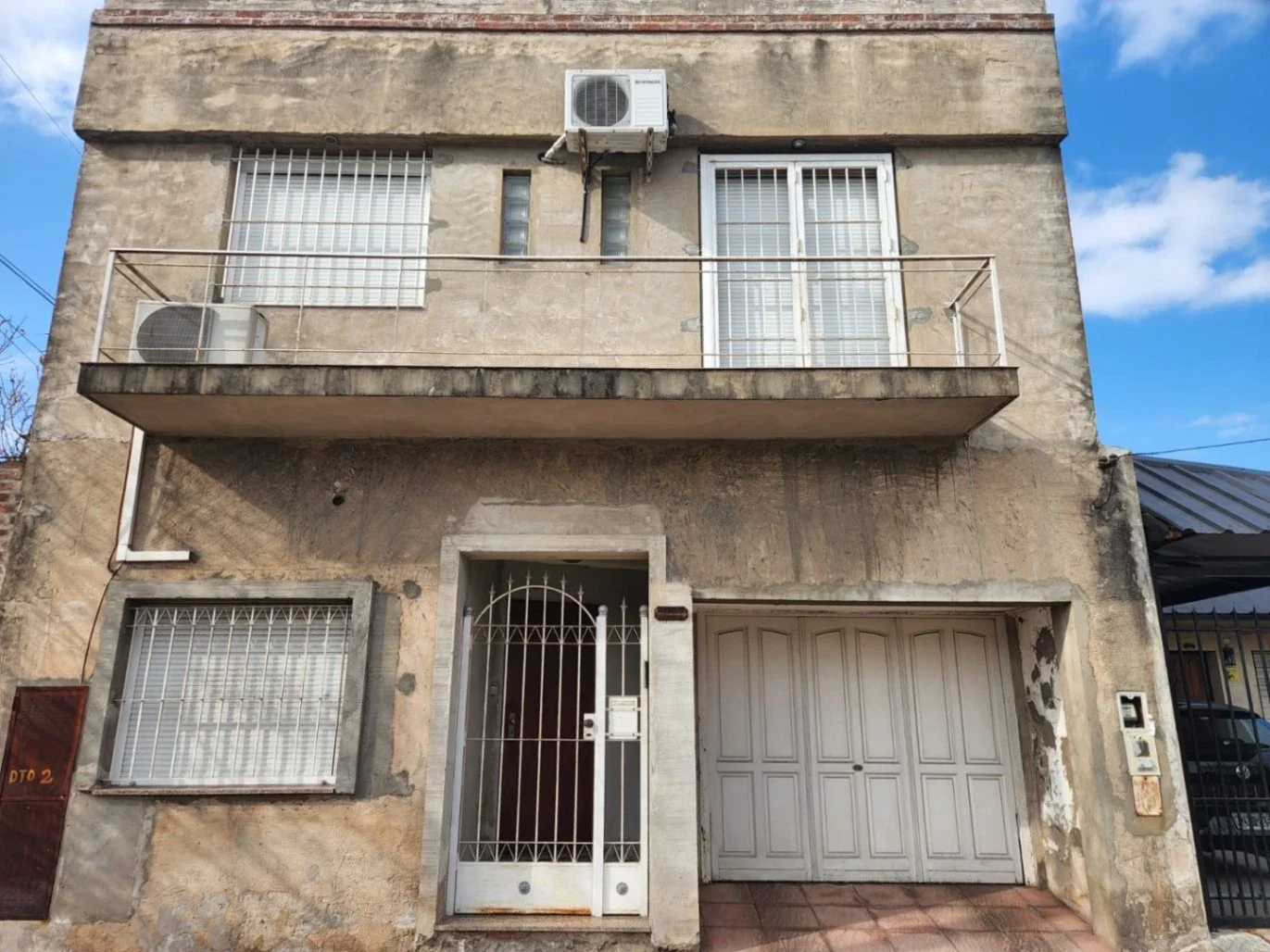 Casa en venta c/ cochera en Lanús Oeste - Imagen 2