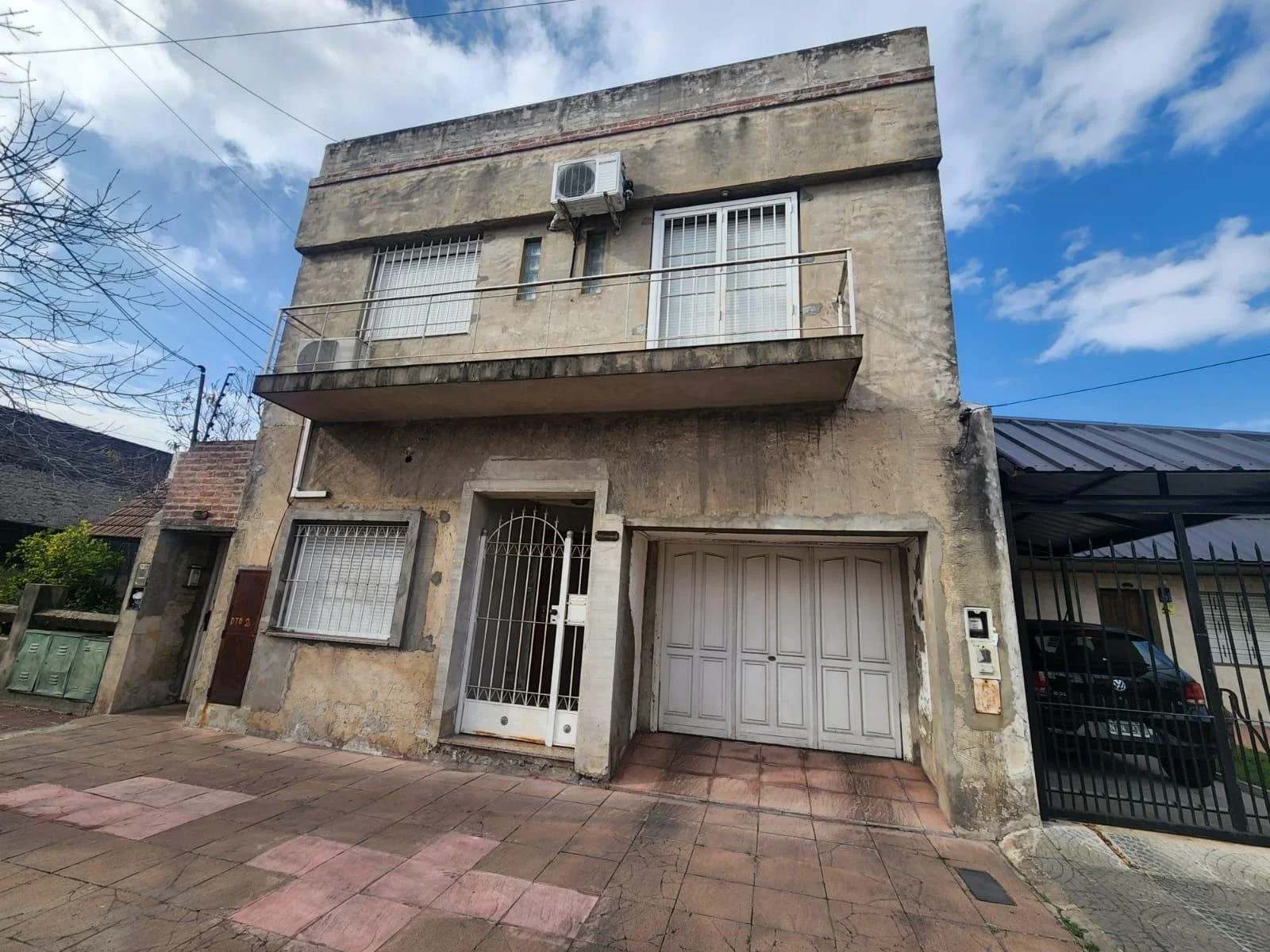 Casa en venta c/ cochera en Lanús Oeste - Imagen 1