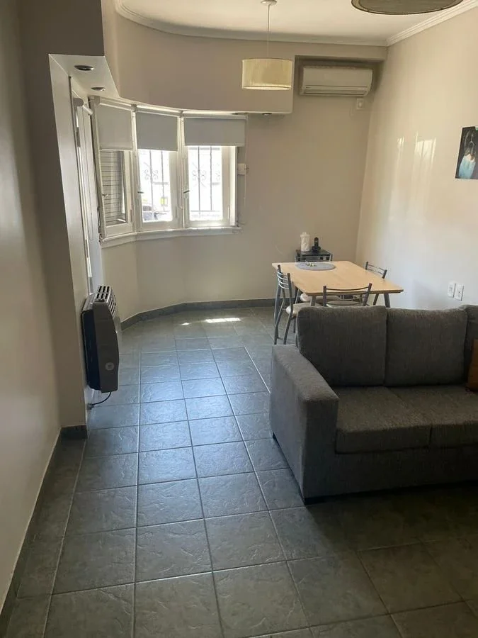 Casa en alquiler de 2 dormitorios c/ cochera en Remedios de Escalada - Imagen 3