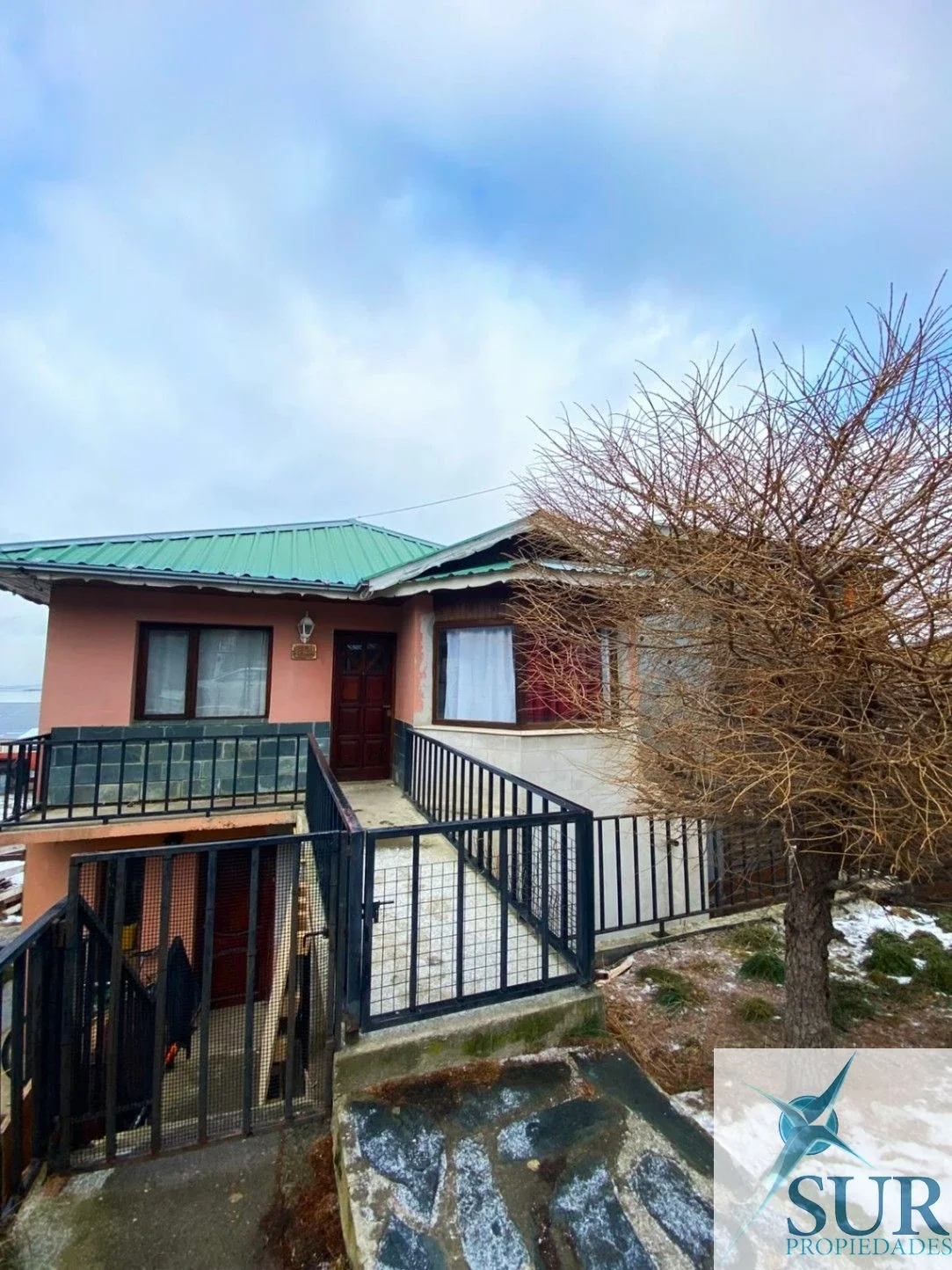 Casa en alquiler en Ushuaia - Imagen 1