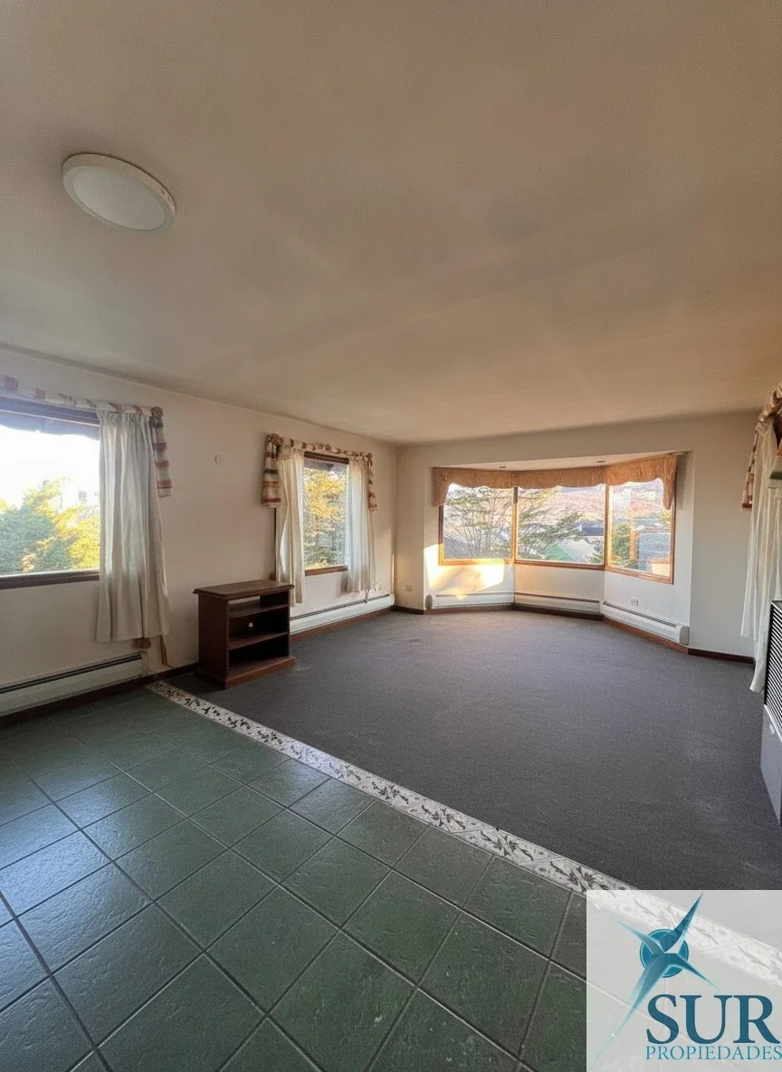 Casa en alquiler de 3 dormitorios en Ushuaia - Imagen 2
