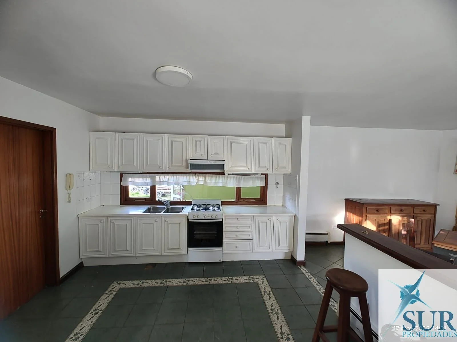 Casa en alquiler de 3 dormitorios en Ushuaia - Imagen 3