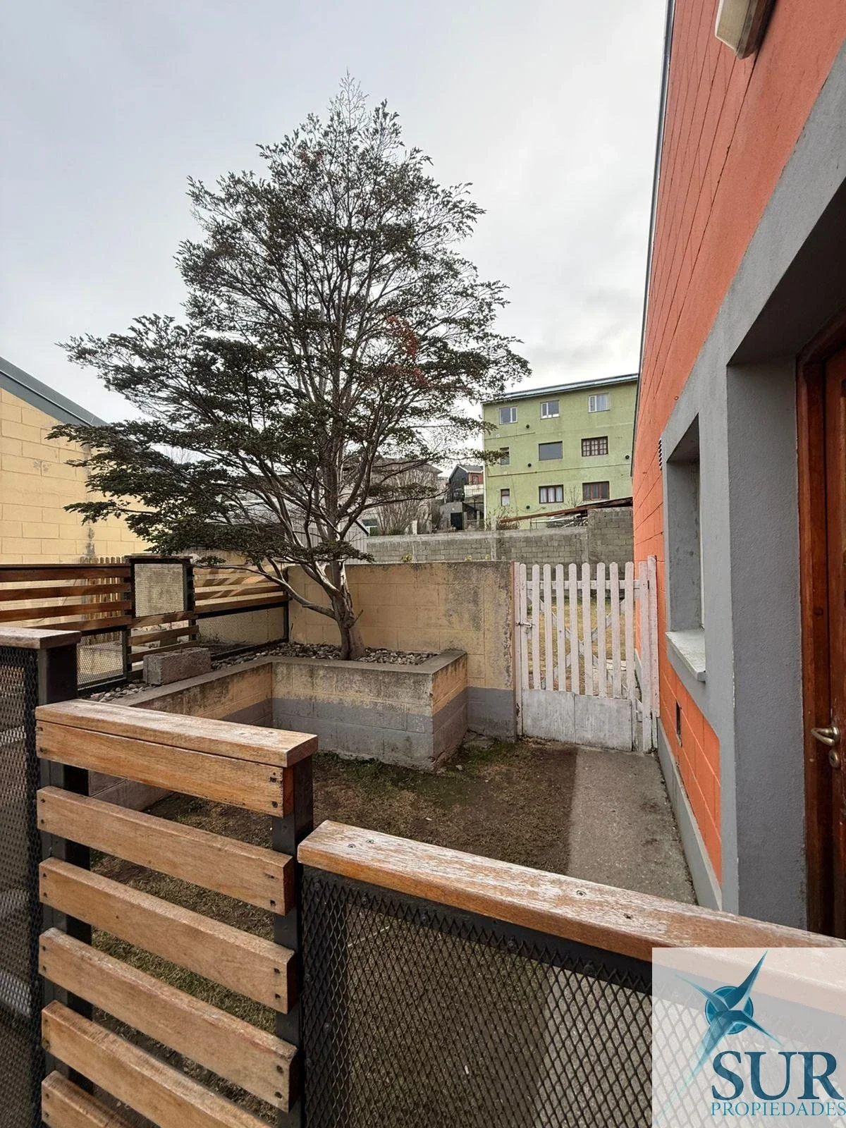 Casa en alquiler c/ cochera en Ushuaia - Imagen 4