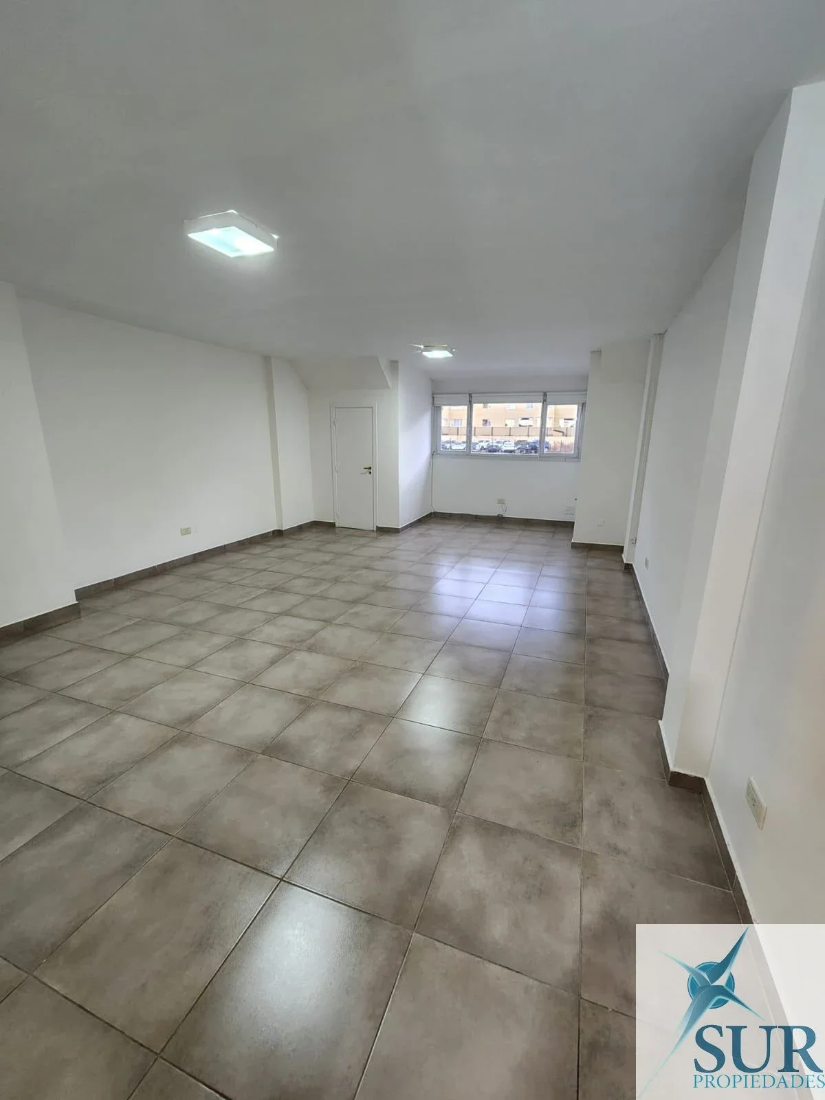 Oficina en alquiler sobre Av San Martin - Imagen 2