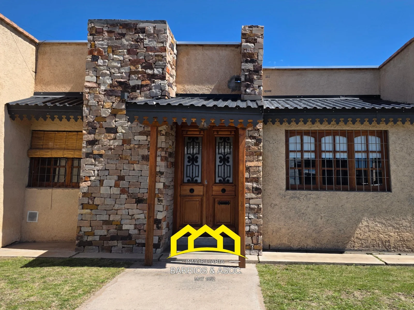 Casa en venta c/ cochera Barrio Viñuela - Imagen 2