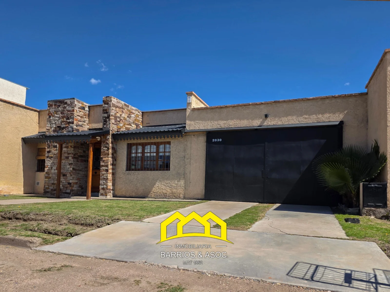 Casa en venta c/ cochera Barrio Viñuela - Imagen 4