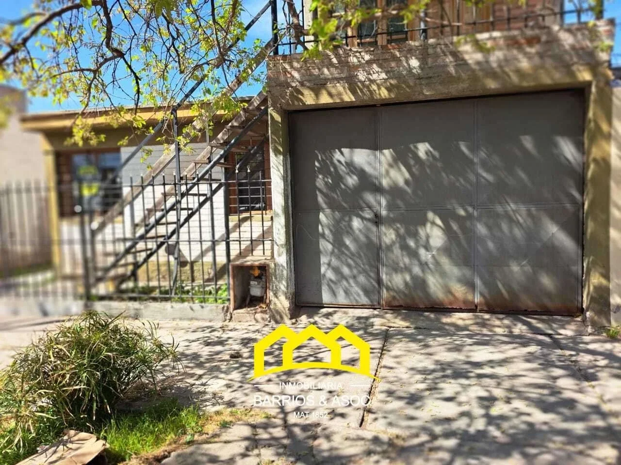 Casa en venta c/ cochera Barrio Nihuil - Imagen 1
