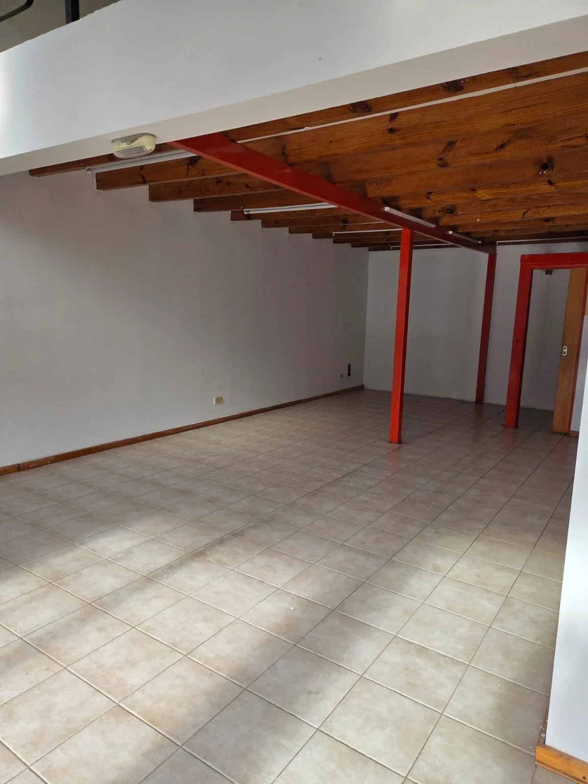 Local comercial en alquiler ubicado en San Martin de los Andes - Imagen 4