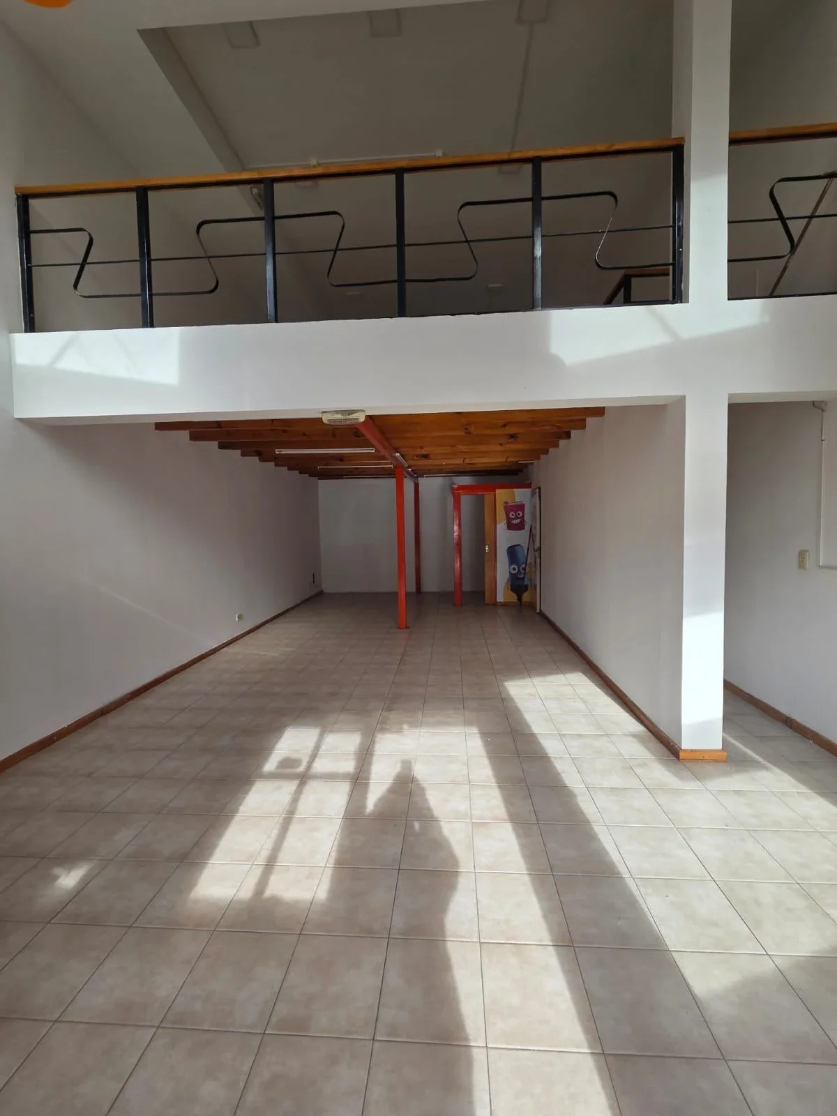 Local comercial en alquiler ubicado en San Martin de los Andes - Imagen 2