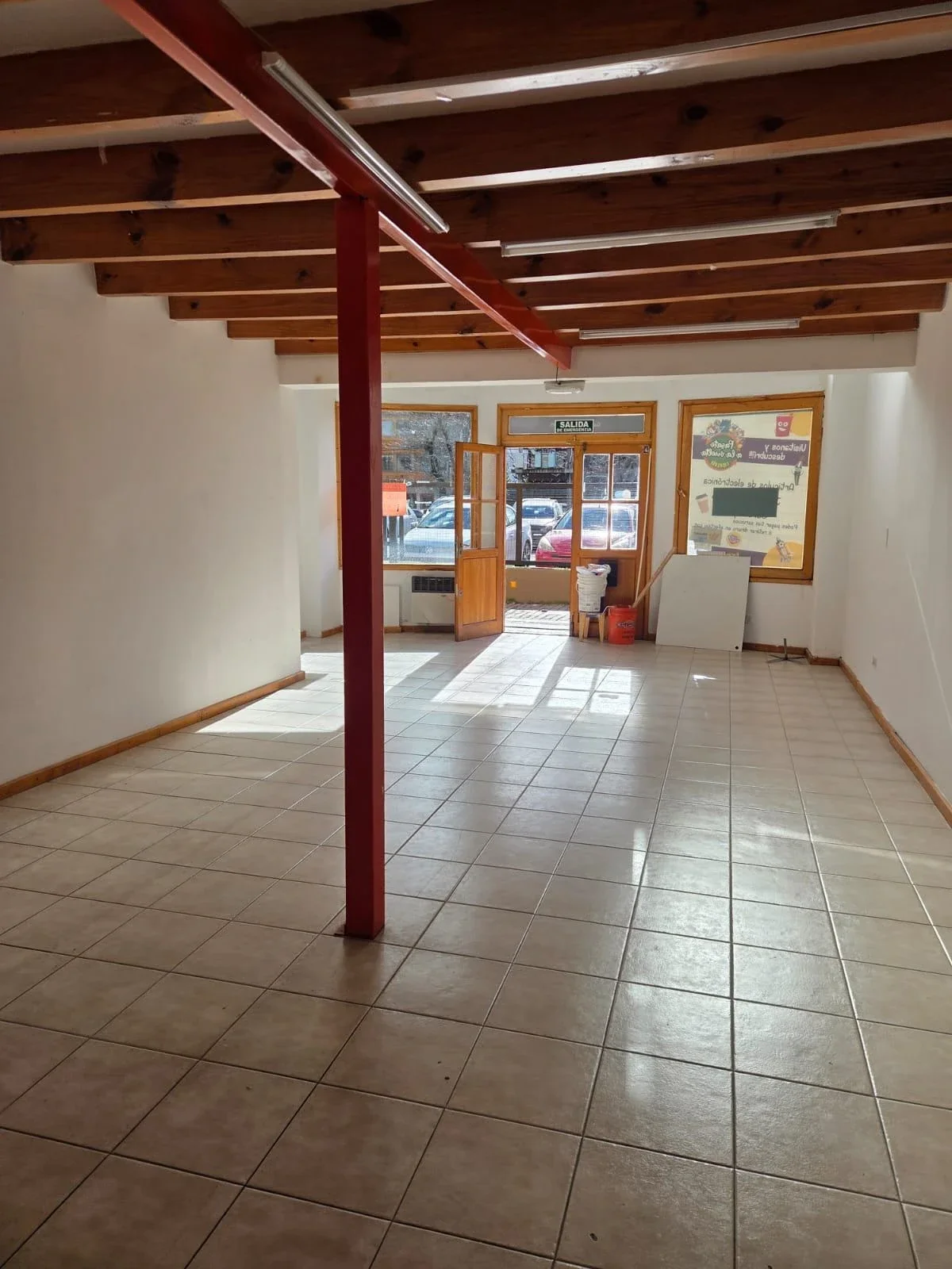 Local comercial en alquiler ubicado en San Martin de los Andes - Imagen 3