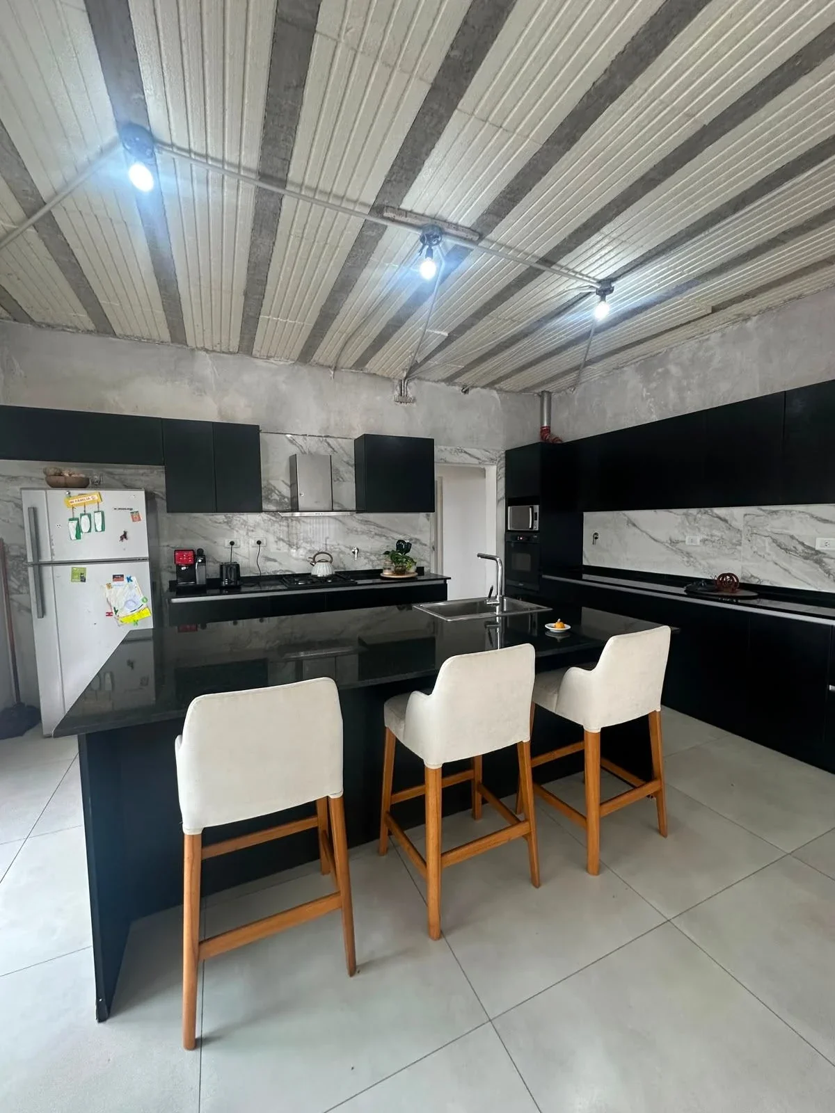 CASA EN VENTA, VISTALBA, LUJÁN DE CUYO! - Imagen 2