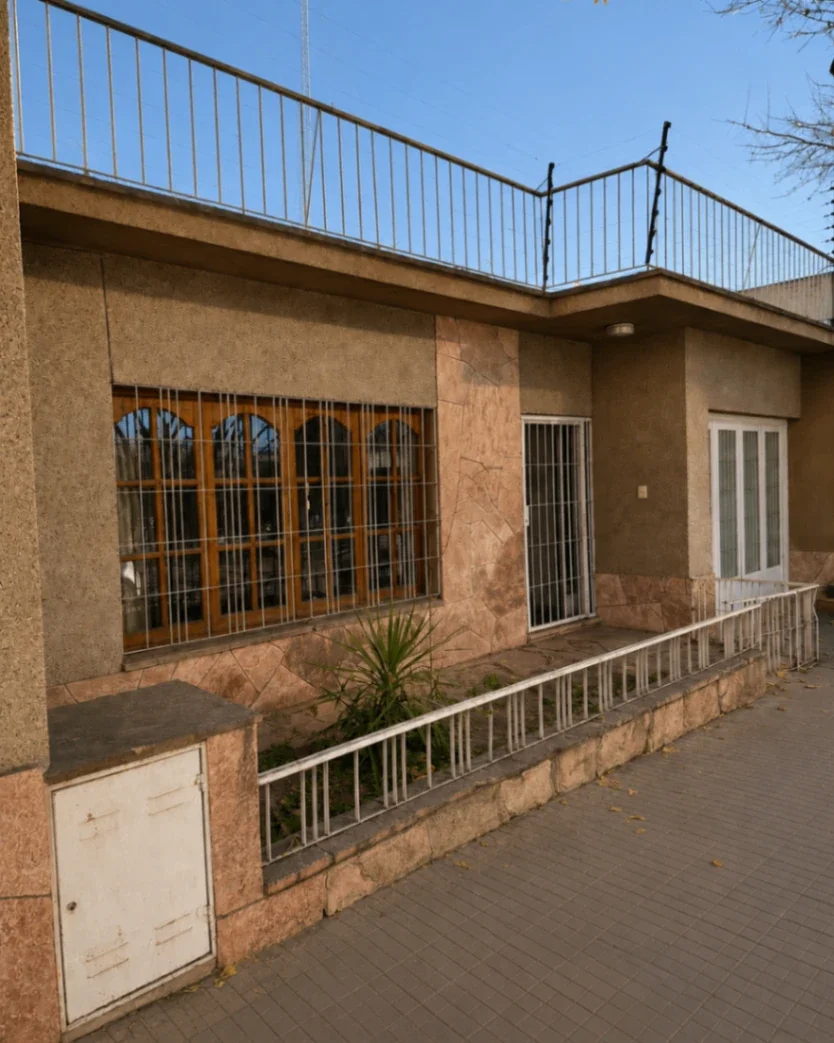 CASA EN ALQUILER – LAS HERAS - Imagen 1
