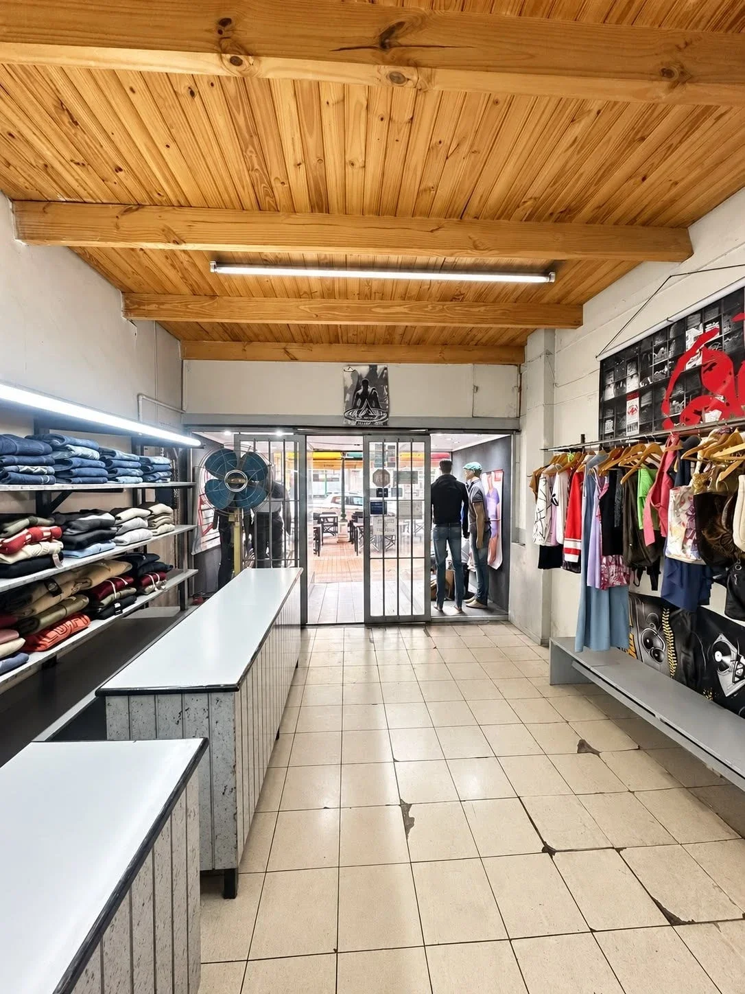 Local comercial en alquiler ubicado en Centro - Imagen 1