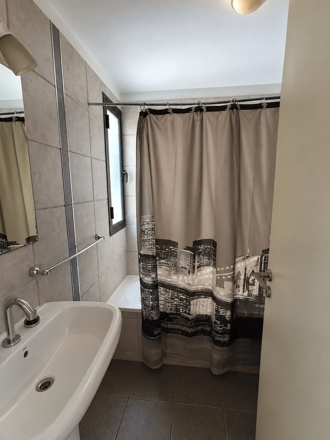 Departamento en alquiler c/ cochera en Godoy Cruz - Imagen 5