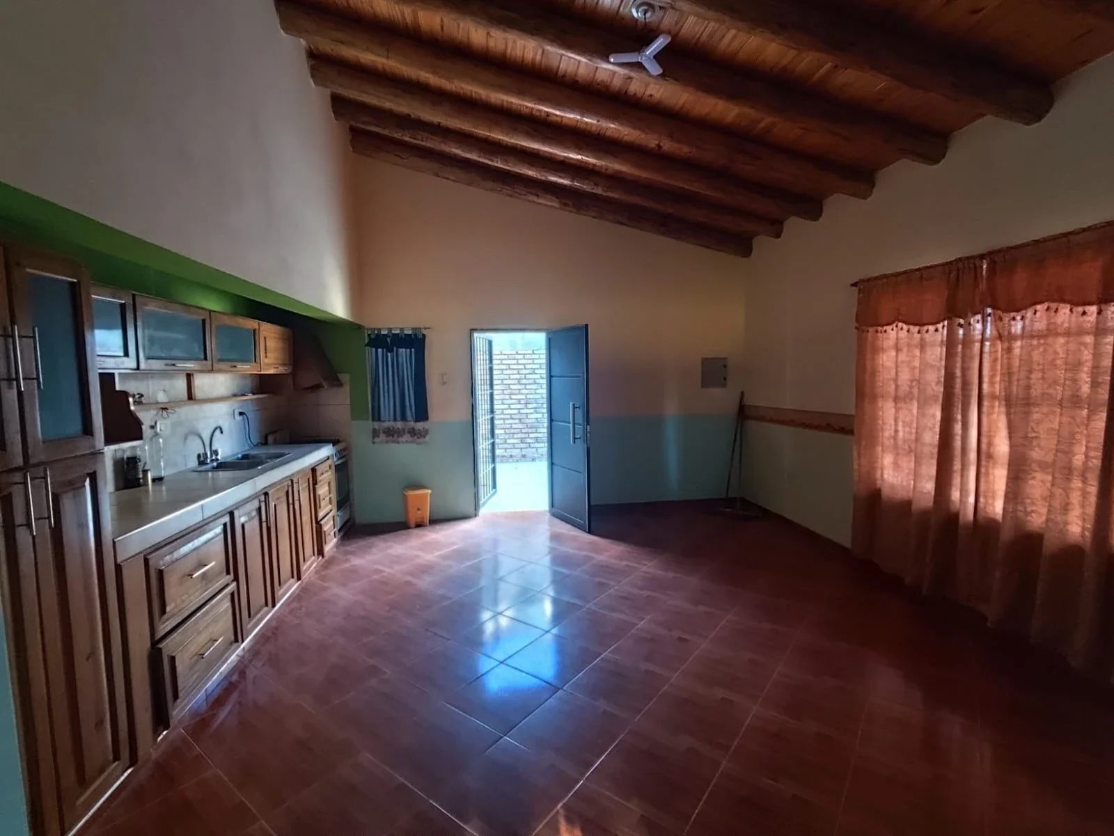 Casa en alquiler c/ cochera en Los Corralitos - Imagen 5