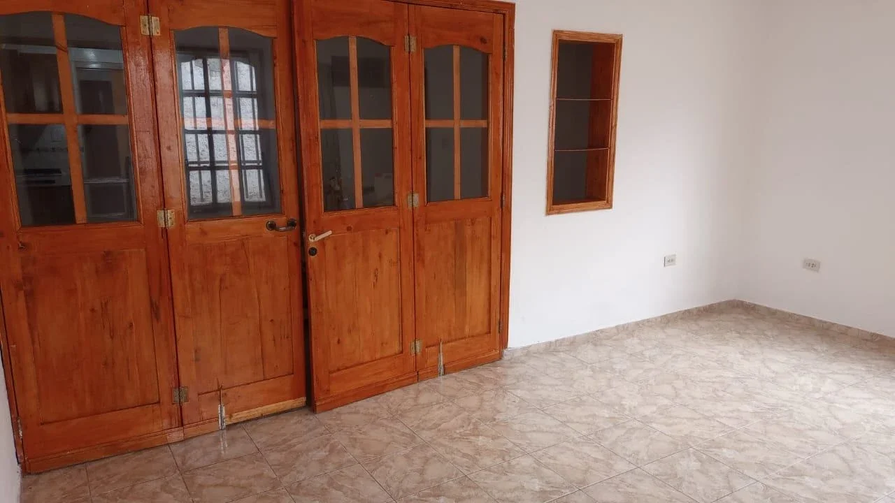 Casa en venta c/ cochera en Rodeo de la Cruz - Imagen 4