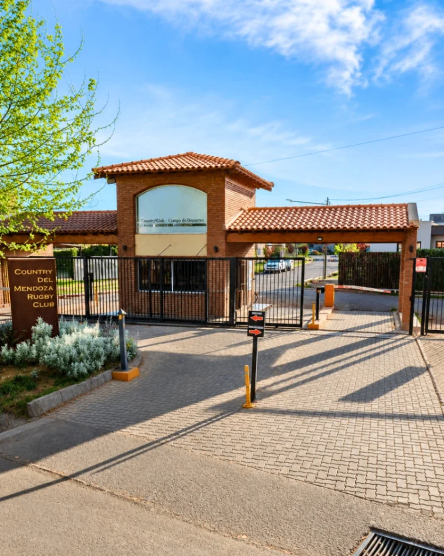 LOTE EN VENTA - COUNTRY MENDOZA RUGBY CLUB - Imagen 1