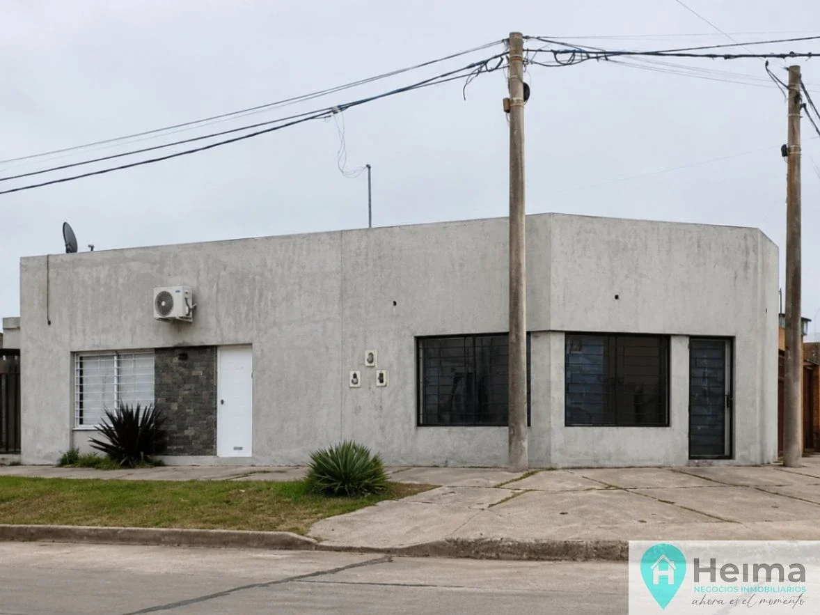 Casa en venta c/ cochera en Rafaela - Imagen 1