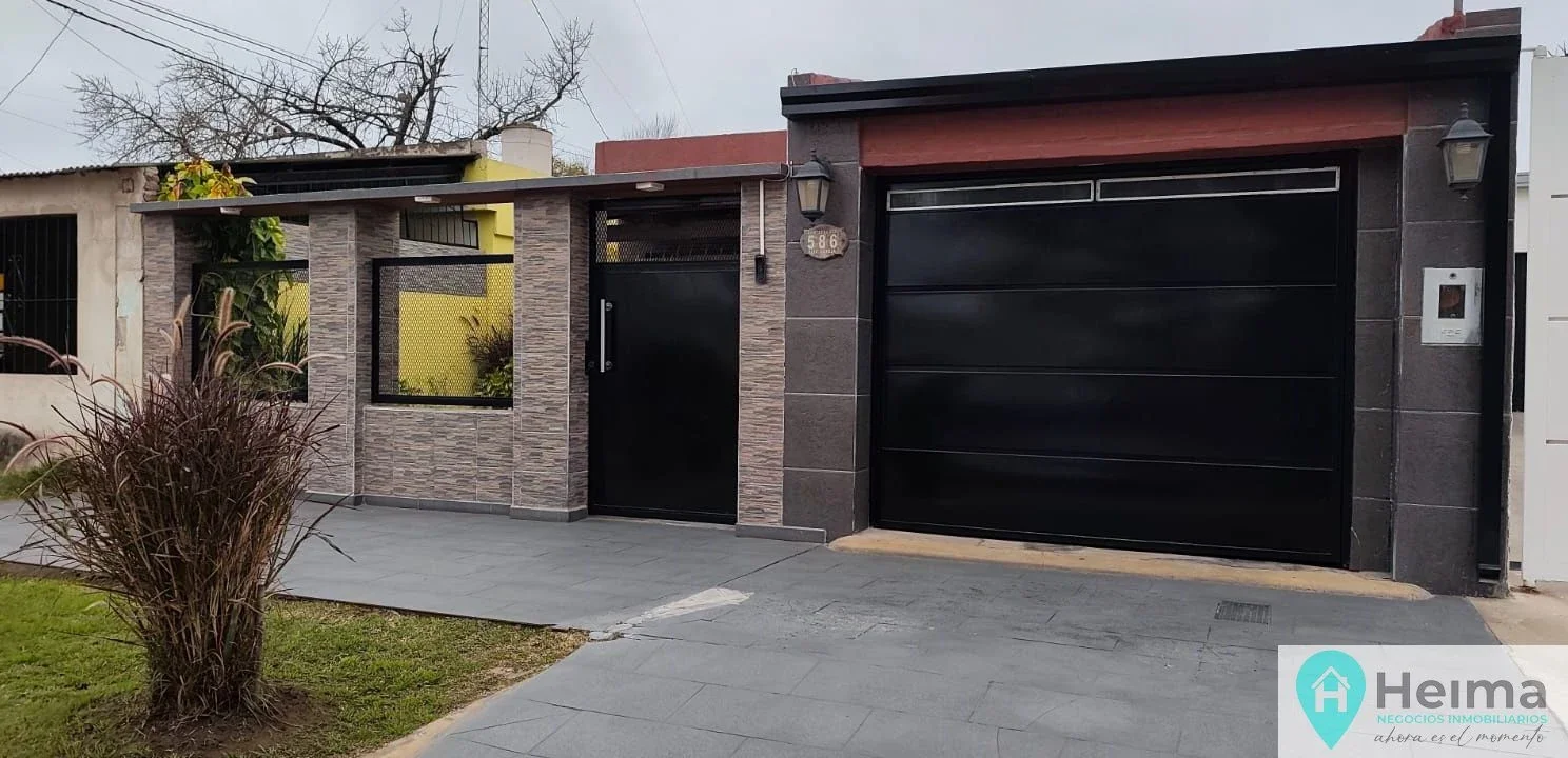 Casa en venta c/ cochera en Rafaela - Imagen 1