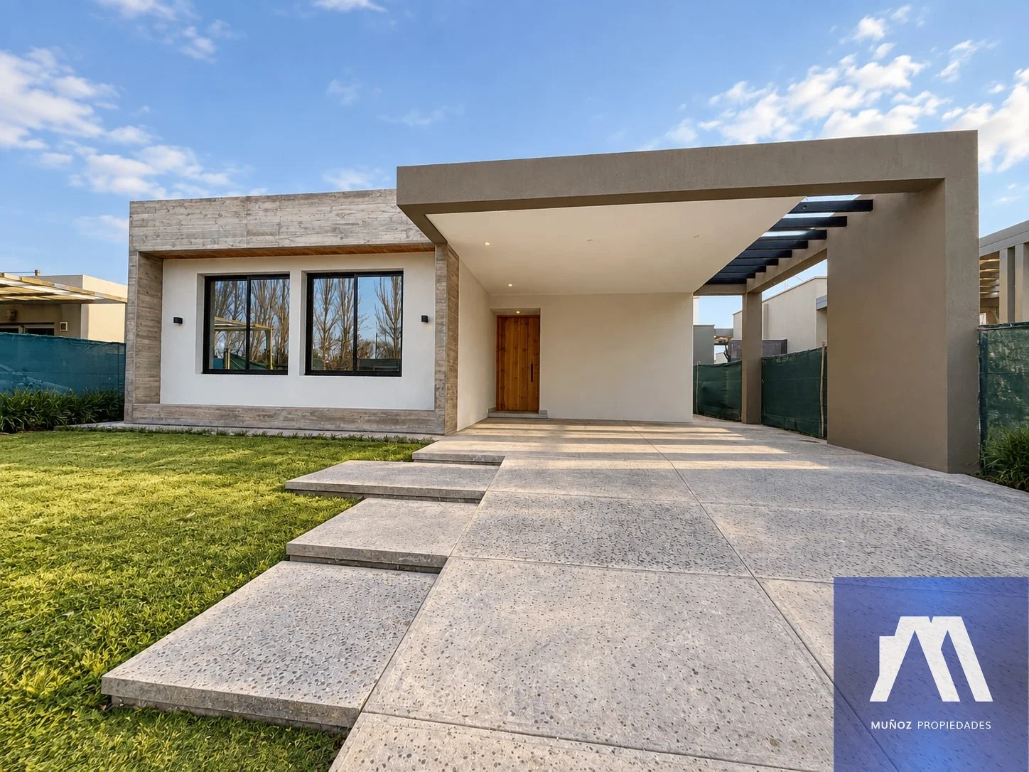 Casa en alquiler c/ cochera en Mayor Drummond - Imagen 1