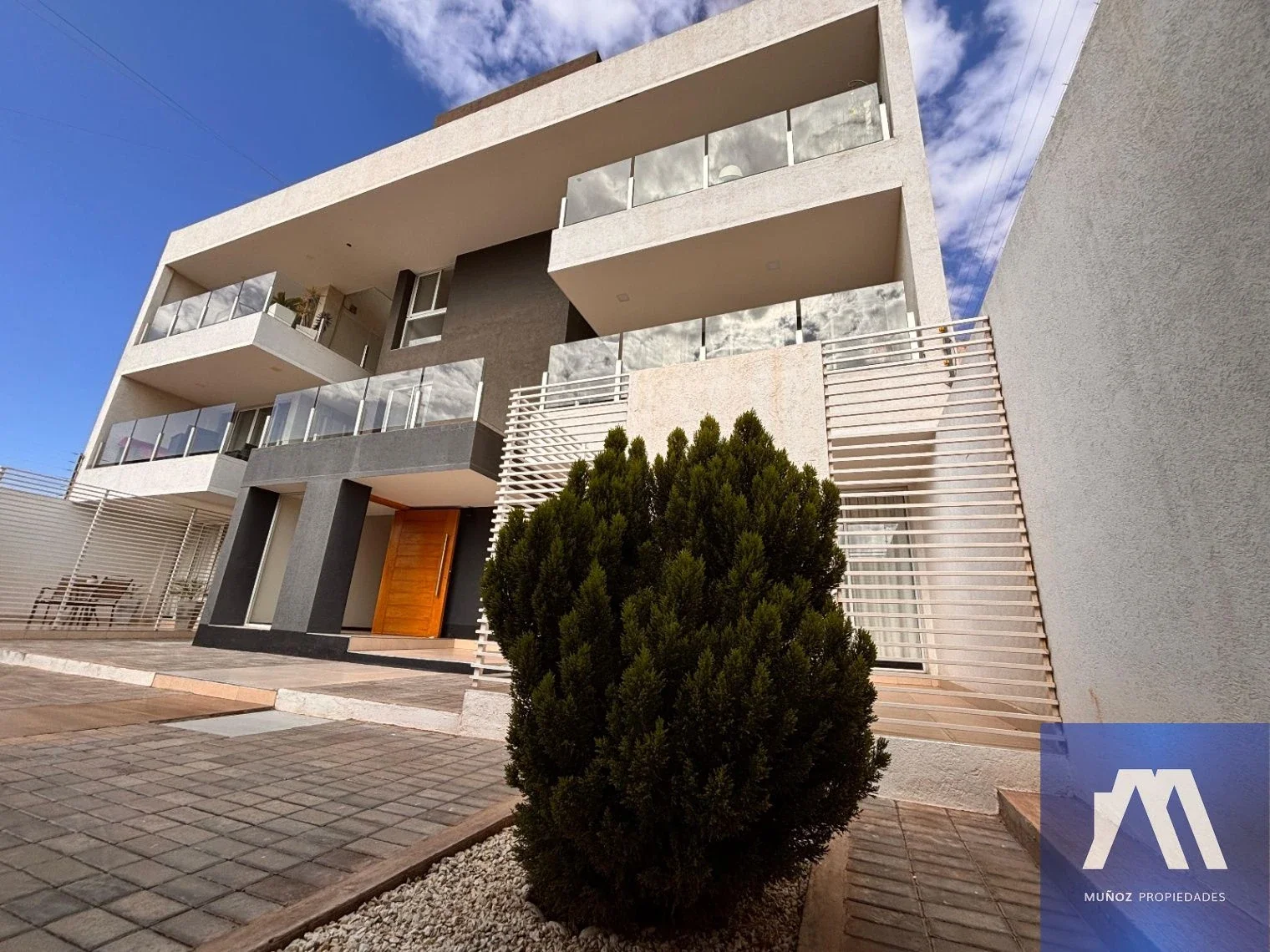 Departamento en alquiler de 2 dormitorios c/ cochera en Maipú - Imagen 2