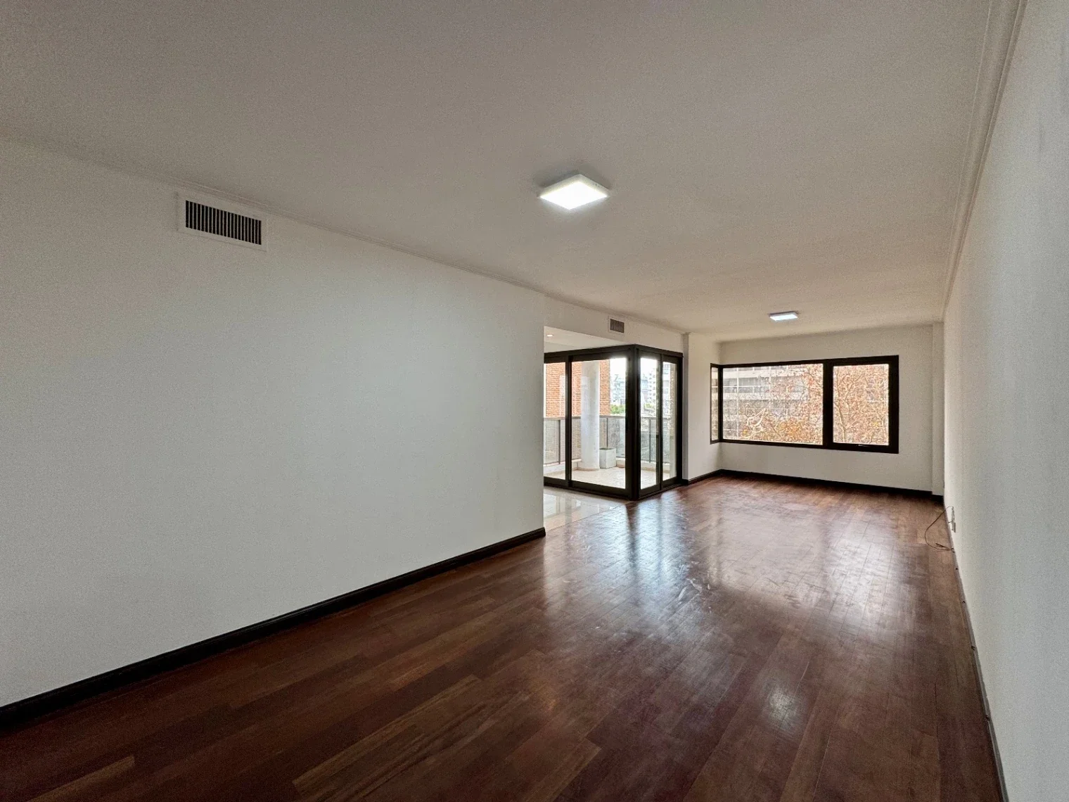 Exclusivo alquiler departamento de 3 dormitorios con cochera | Bv. Oroño 300 - Imagen 1