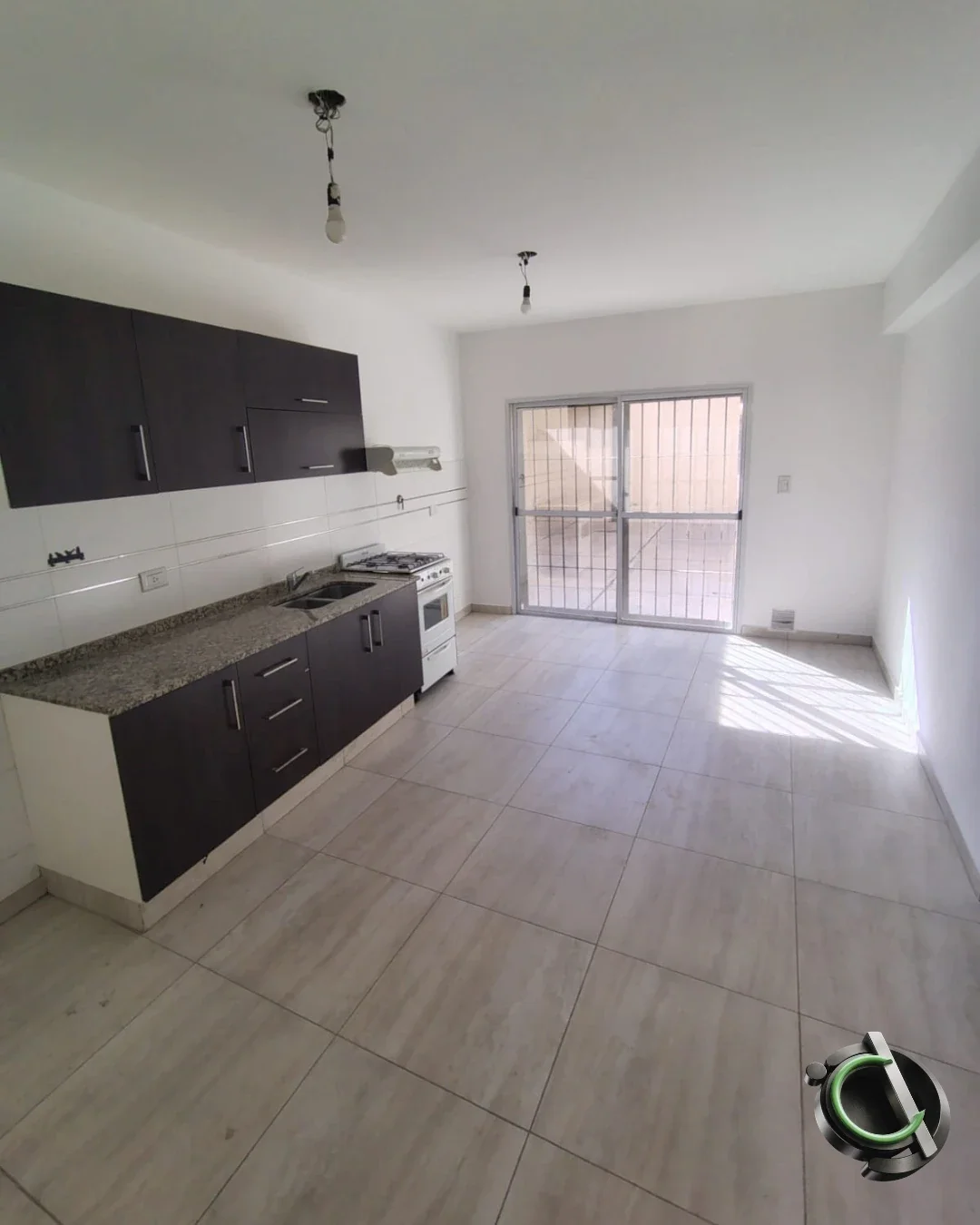 Departamento en alquiler c/ cochera en Godoy Cruz - Imagen 2